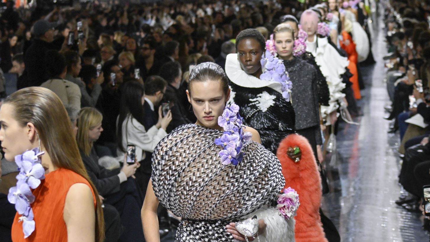 Υψηλή Ραπτική 2.0 | Πώς ο Jonathan Anderson επανεφηύρε τον κώδικα του οίκου Dior