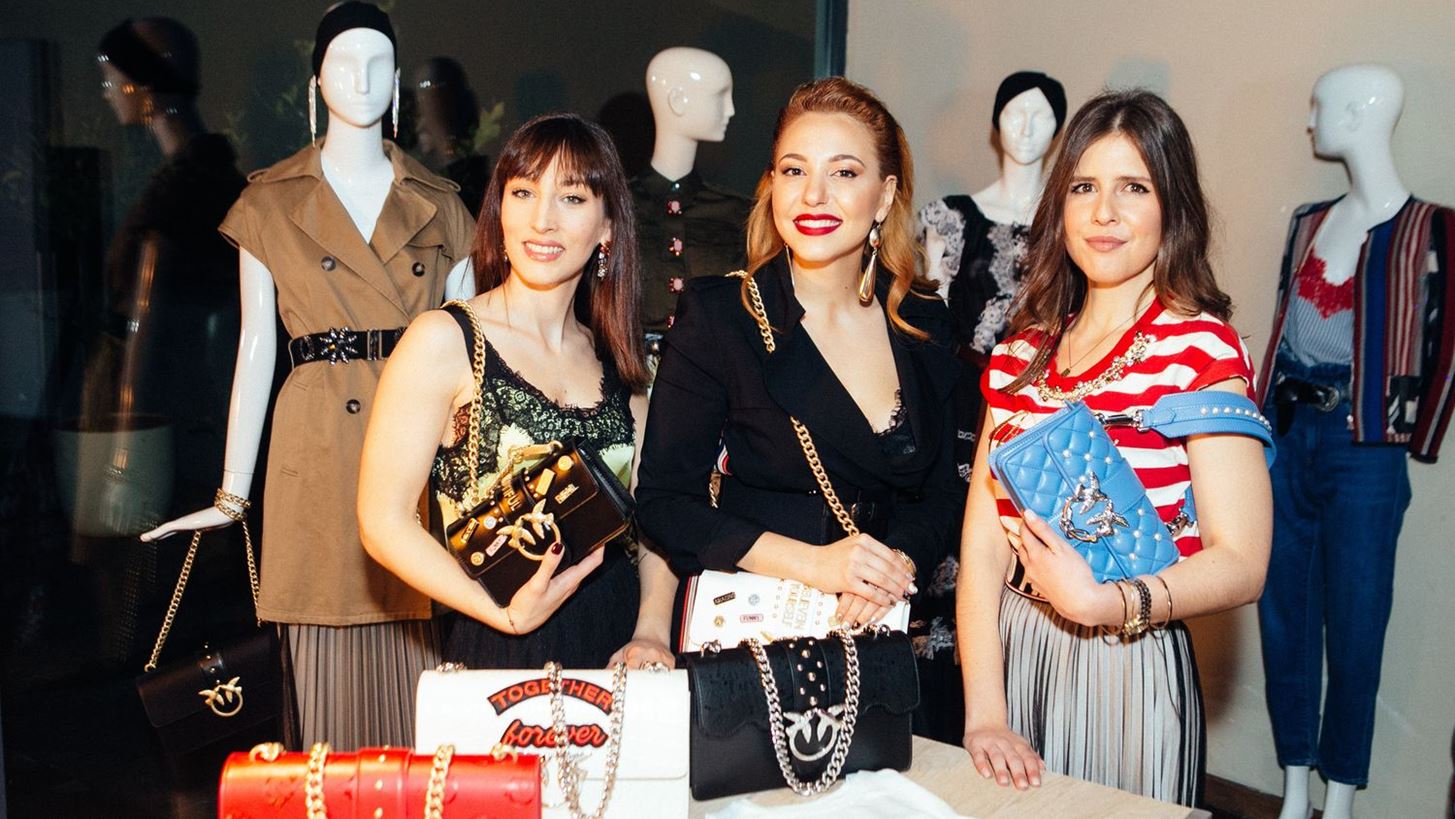 Beauty Stars by Madame Figaro: &#x39F;&#x3B9; &#x3C0;&#x3B9;&#x3BF; stylish &#x3B5;&#x3BC;&#x3C6;&#x3B1;&#x3BD;&#x3AF;&#x3C3;&#x3B5;&#x3B9;&#x3C2; &#x3C4;&#x3B7;&#x3C2; &#x3B2;&#x3C1;&#x3B1;&#x3B4;&#x3B9;&#x3AC;&#x3C2; &#x3B5;&#x3AF;&#x3C7;&#x3B1;&#x3BD; &#x3C4;&#x3B7;&#x3BD; &#x3C5;&#x3C0;&#x3BF;&#x3B3;&#x3C1;&#x3B1;&#x3C6;&#x3AE; &#x3C4;&#x3B7;&#x3C2; PINKO