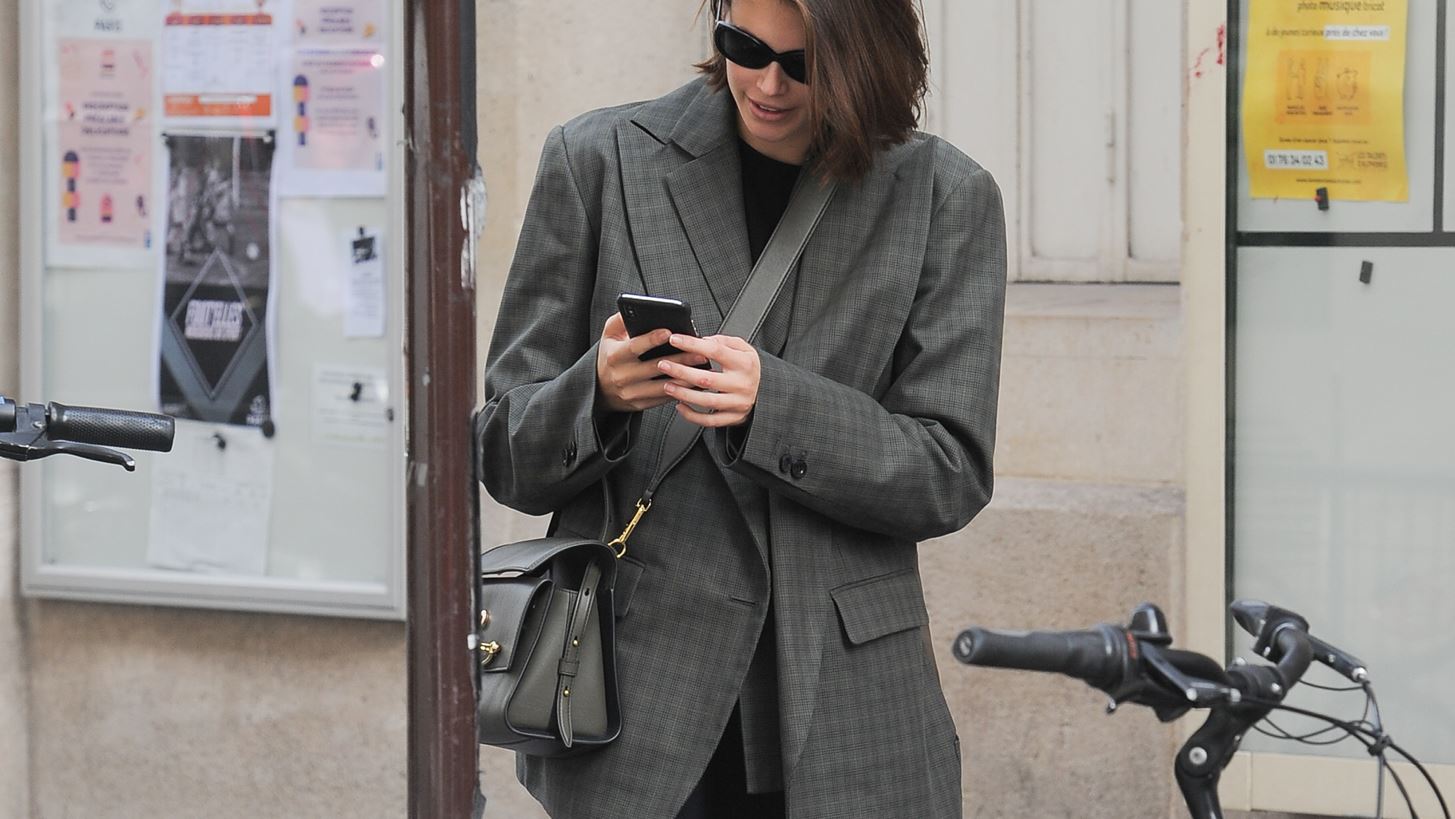 &#x39A;&#x3B1;&#x3BC;&#x3AF;&#x3B1; &#x3B4;&#x3B5;&#x3BD; &#x3C6;&#x3BF;&#x3C1;&#x3AC;&#x3B5;&#x3B9; &#x3C4;&#x3BF; &#x3C3;&#x3B1;&#x3BA;&#x3AC;&#x3BA;&#x3B9; &#x3C3;&#x3B1;&#x3BD; &#x3C4;&#x3B7;&#x3BD; Kaia Gerber