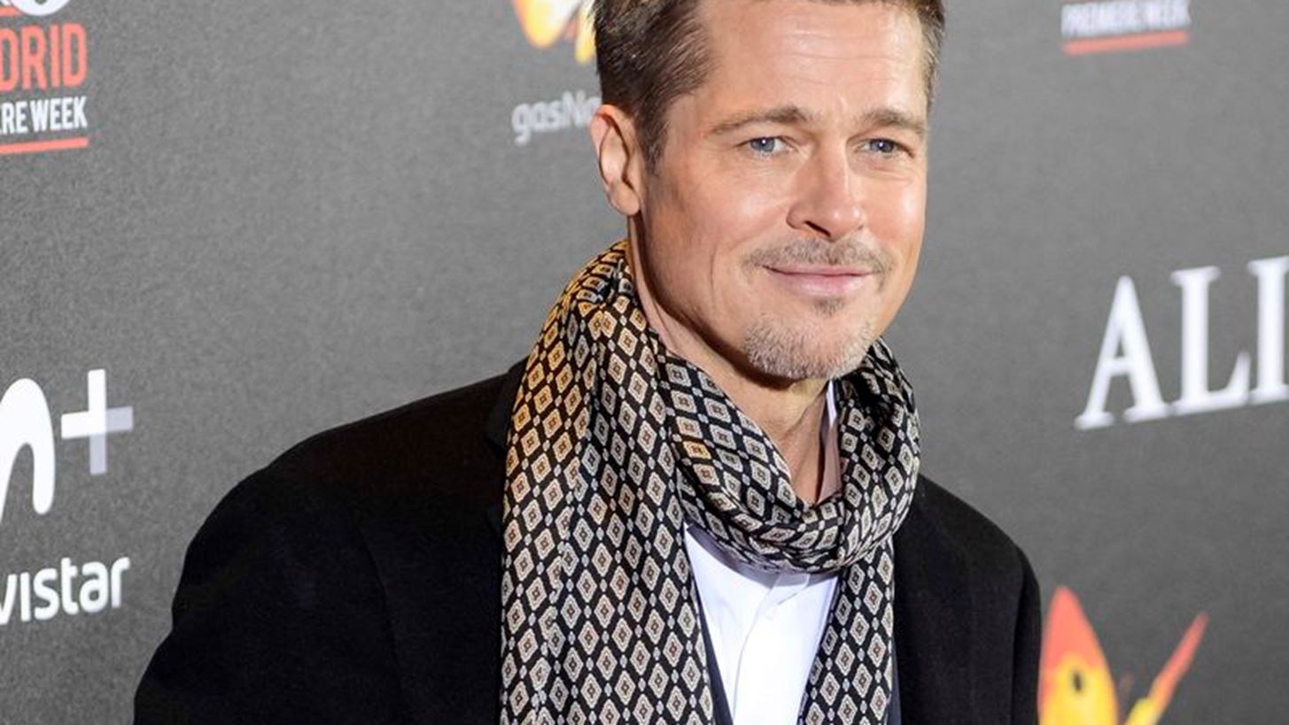 Brad Pitt: &#x38C;&#x3C0;&#x3C9;&#x3C2; &#x3C6;&#x3B7;&#x3BC;&#x3BF;&#x3BB;&#x3BF;&#x3B3;&#x3B5;&#x3AF;&#x3C4;&#x3B1;&#x3B9;, &#x3C0;&#x3B5;&#x3C1;&#x3BD;&#x3AC; &#x3C7;&#x3C1;&#x3CC;&#x3BD;&#x3BF; &#x3BC;&#x3B5; &#x3BC;&#x3B9;&#x3B1; &#x3BA;&#x3B1;&#x3B8;&#x3B7;&#x3B3;&#x3AE;&#x3C4;&#x3C1;&#x3B9;&#x3B1; &#x3C4;&#x3BF;&#x3C5; MIT