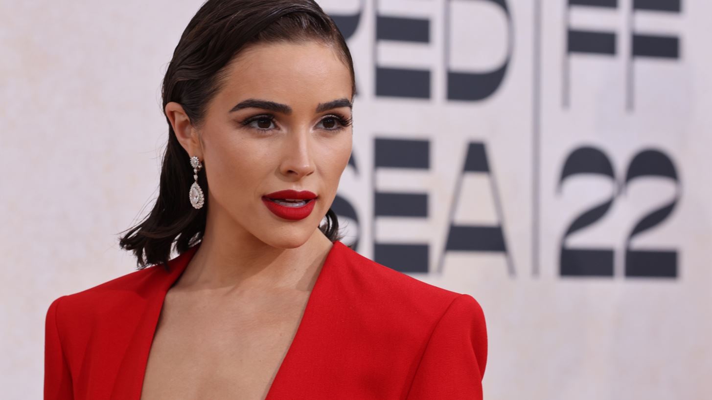 Olivia Culpo | &#x397; &#x3BF;&#x3BD;&#x3B5;&#x3B9;&#x3C1;&#x3B5;&#x3BC;&#x3AD;&#x3BD;&#x3B7; &#x3C0;&#x3C1;&#x3CC;&#x3C4;&#x3B1;&#x3C3;&#x3B7; &#x3B3;&#x3AC;&#x3BC;&#x3BF;&#x3C5; &#x3B1;&#x3C0;&#x3CC; &#x3C4;&#x3BF;&#x3BD; &#x3B1;&#x3B3;&#x3B1;&#x3C0;&#x3B7;&#x3BC;&#x3AD;&#x3BD;&#x3BF; &#x3C4;&#x3B7;&#x3C2; Christian McCaffrey