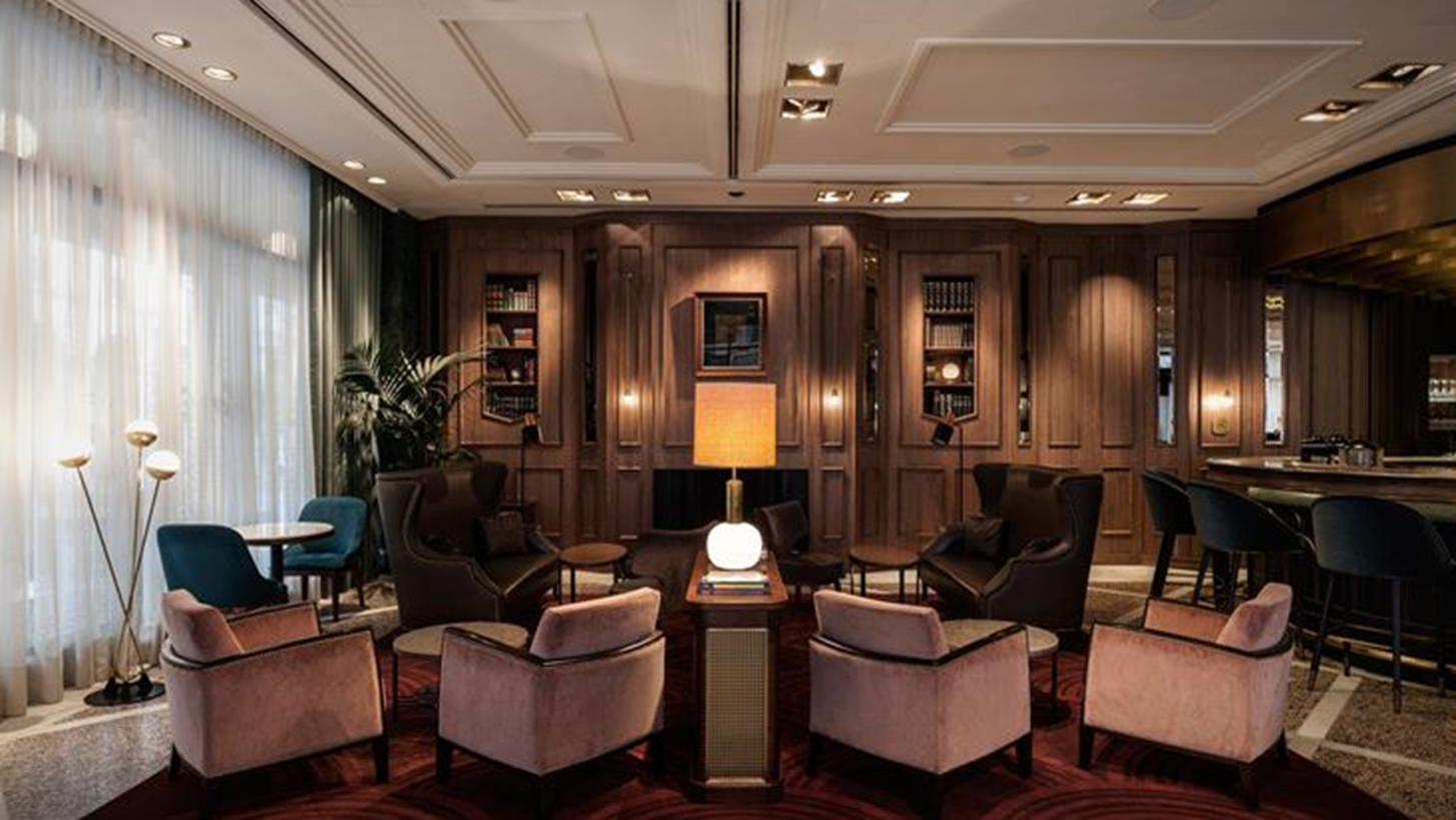 &#x3A4;&#x3BF; &quot;Studio 54&quot; &#x3AD;&#x3C1;&#x3C7;&#x3B5;&#x3C4;&#x3B1;&#x3B9; &#x3C3;&#x3C4;&#x3BF; &quot;Athenee&quot;