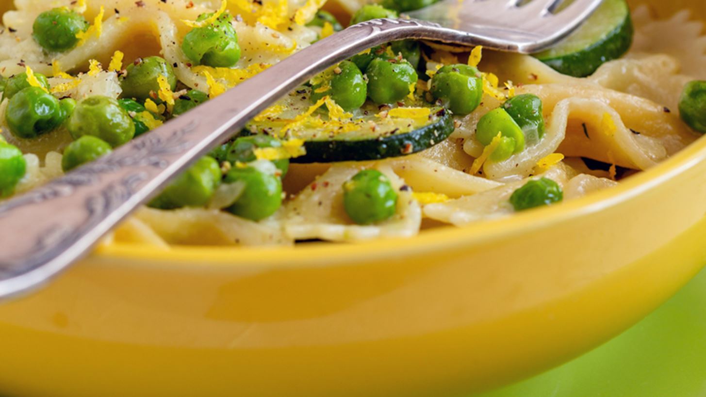 Cooking with Artists | &#x3A4;&#x3BF; MoMA &#x3C0;&#x3B1;&#x3C1;&#x3BF;&#x3C5;&#x3C3;&#x3B9;&#x3AC;&#x3B6;&#x3B5;&#x3B9; &#x3B1;&#x3B3;&#x3B1;&#x3C0;&#x3B7;&#x3BC;&#x3AD;&#x3BD;&#x3B5;&#x3C2; &#x3C3;&#x3C5;&#x3BD;&#x3C4;&#x3B1;&#x3B3;&#x3AD;&#x3C2; &#x3B1;&#x3C0;&#x3CC; &#x3BA;&#x3B1;&#x3BB;&#x3BB;&#x3B9;&#x3C4;&#x3AD;&#x3C7;&#x3BD;&#x3B5;&#x3C2;