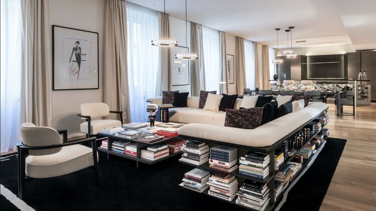 &#x39F; &#x3BF;&#x3AF;&#x3BA;&#x3BF;&#x3C2; Karl Lagerfeld &#x39C;aison &#x3BA;&#x3AC;&#x3BD;&#x3B5;&#x3B9; &#x3C4;&#x3BF; &#x3C0;&#x3B1;&#x3B3;&#x3BA;&#x3CC;&#x3C3;&#x3BC;&#x3B9;&#x3BF; &#x3BD;&#x3C4;&#x3B5;&#x3BC;&#x3C0;&#x3BF;&#x3CD;&#x3C4;&#x3BF; &#x3C4;&#x3BF;&#x3C5; &#x3C3;&#x3C4;&#x3B7; Milan Design Week 2023