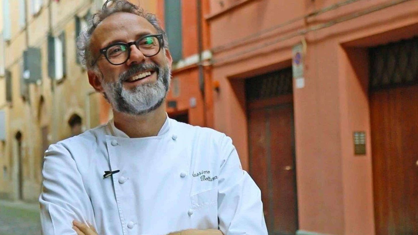 O Massimo Bottura &#x3C0;&#x3B1;&#x3C1;&#x3BF;&#x3C5;&#x3C3;&#x3B9;&#x3AC;&#x3B6;&#x3B5;&#x3B9; &#x3C4;&#x3BF; Kitchen Quarantine