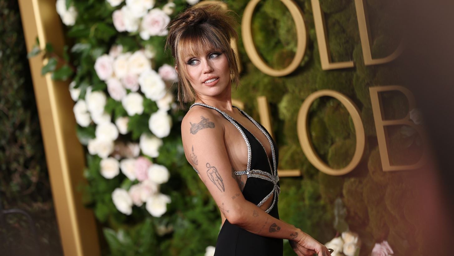 Miley Cyrus | &#x397; &#x3C6;&#x3C9;&#x3C4;&#x3BF;&#x3B3;&#x3C1;&#x3B1;&#x3C6;&#x3AF;&#x3B1; &#x3B1;&#x3C0;&#x3CC; &#x3C4;&#x3B7;&#x3BD; &#x3AD;&#x3C0;&#x3B1;&#x3C5;&#x3BB;&#x3AE; &#x3C4;&#x3B7;&#x3C2; &#x3C3;&#x3C4;&#x3BF; &#x39C;&#x3B1;&#x3BB;&#x3B9;&#x3BC;&#x3C0;&#x3BF;&#x3CD; &#x3C0;&#x3BF;&#x3C5; &#x3AD;&#x3B3;&#x3B9;&#x3BD;&#x3B5; &#x3C3;&#x3C4;&#x3AC;&#x3C7;&#x3C4;&#x3B7;