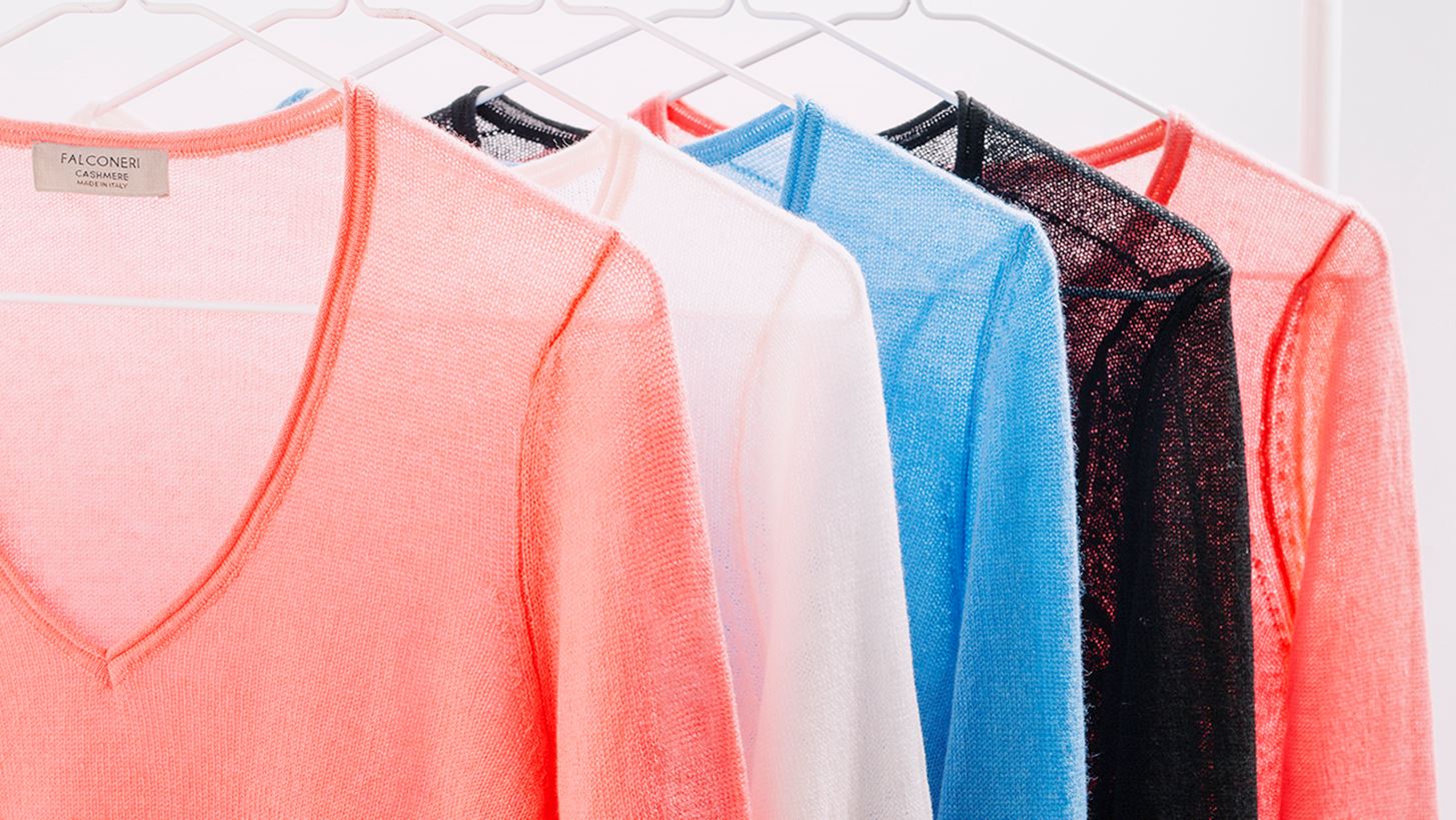 &#x397; Falconeri &#x3C0;&#x3B1;&#x3C1;&#x3BF;&#x3C5;&#x3C3;&#x3B9;&#x3AC;&#x3B6;&#x3B5;&#x3B9; &#x3C4;&#x3B7; &#x3BD;&#x3AD;&#x3B1; &#x3C4;&#x3B7;&#x3C2; &#x3C3;&#x3C5;&#x3BB;&#x3BB;&#x3BF;&#x3B3;&#x3AE; &quot;Cashmere Nuvola&quot;