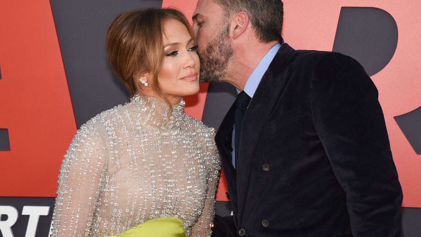 Jennifer Lopez | &#x397; &#x3BA;&#x3AF;&#x3BD;&#x3B7;&#x3C3;&#x3B7; &#x3C0;&#x3BF;&#x3C5; &#x3C0;&#x3C5;&#x3C1;&#x3BF;&#x3B4;&#x3BF;&#x3C4;&#x3B5;&#x3AF; &#x3C4;&#x3B9;&#x3C2; &#x3C6;&#x3AE;&#x3BC;&#x3B5;&#x3C2; &#x3B4;&#x3B9;&#x3B1;&#x3B6;&#x3C5;&#x3B3;&#x3AF;&#x3BF;&#x3C5; &#x3B1;&#x3C0;&#x3CC; &#x3C4;&#x3BF;&#x3BD; Ben Affleck