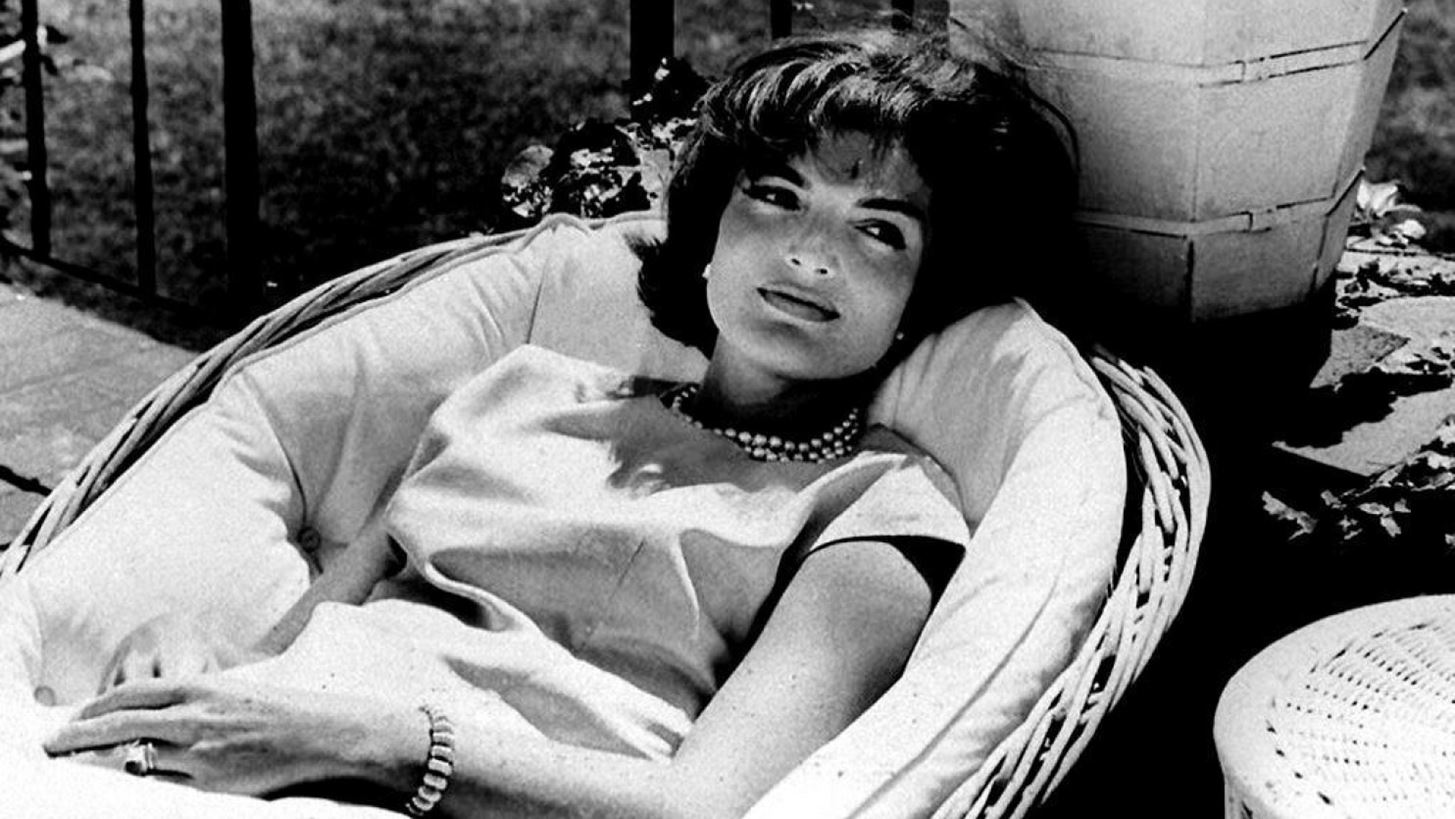 Jackie Kennedy: &#x39F;&#x3B9; 9 stars &#x3C0;&#x3BF;&#x3C5; &#x3C4;&#x3B7;&#x3BD; &#x3AD;&#x3C7;&#x3BF;&#x3C5;&#x3BD; &#x3C5;&#x3C0;&#x3BF;&#x3B4;&#x3C5;&#x3B8;&#x3B5;&#x3AF; &#x3C3;&#x3B5; &#x3C4;&#x3B1;&#x3B9;&#x3BD;&#x3AF;&#x3B5;&#x3C2;