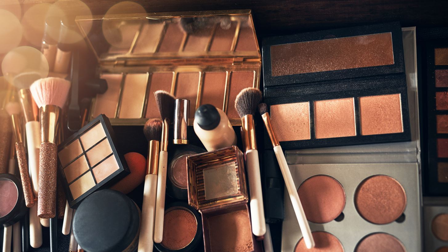 Πώς θα τακτοποιήσεις σωστά τα καλλυντικά σου