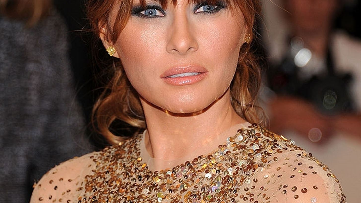 H Melania Trump &#x3BD;&#x3CD;&#x3C6;&#x3B7; &#x3C0;&#x3C1;&#x3B9;&#x3BD; &#x3B1;&#x3C0;&#x3CC; 20 &#x3C7;&#x3C1;&#x3CC;&#x3BD;&#x3B9;&#x3B1; | &#x3A4;&#x3BF; Dior &#x3BD;&#x3C5;&#x3C6;&#x3B9;&#x3BA;&#x3CC;, &#x3C4;&#x3BF; &#x3B4;&#x3B1;&#x3C7;&#x3C4;&#x3C5;&#x3BB;&#x3AF;&#x3B4;&#x3B9; &#x3C4;&#x3C9;&#x3BD; 2 &#x3B5;&#x3BA;&#x3B1;&#x3C4;. &#x3B4;&#x3BF;&#x3BB;&#x3B1;&#x3C1;&#x3AF;&#x3C9;&#x3BD; &#x3BA;&#x3B1;&#x3B9; &#x3C4;&#x3BF; &#x3BA;&#x3BF;&#x3BC;&#x3C0;&#x3BF;&#x3BB;&#x3CC;&#x3B9; &#x3B1;&#x3BD;&#x3C4;&#x3AF; &#x3B3;&#x3B9;&#x3B1; &#x3B1;&#x3BD;&#x3B8;&#x3BF;&#x3B4;&#x3AD;&#x3C3;&#x3BC;&#x3B7;