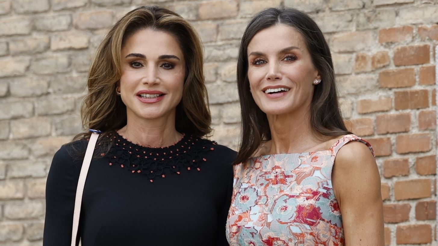 Με μία ζεστή αγκαλιά υποδέχθηκε η Letizia της Ισπανίας τη βασίλισσα Rania