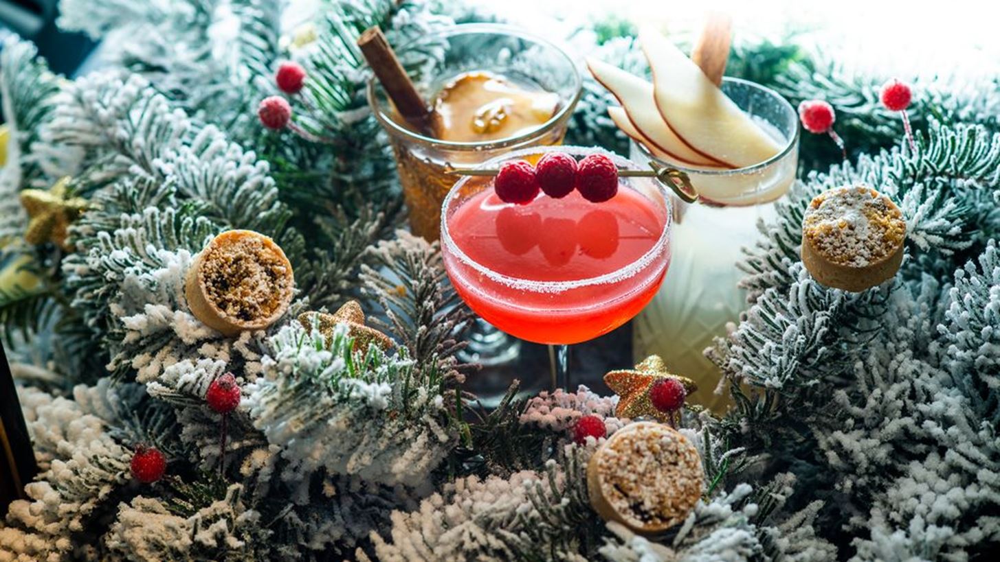 #Tidbits *: 3&#x2B;1 X-mas Cocktails &#x3B3;&#x3B9;&#x3B1; &#x3C4;&#x3BF; &#x3A1;&#x3B5;&#x3B2;&#x3B5;&#x3B3;&#x3B9;&#x3CC;&#x3BD;