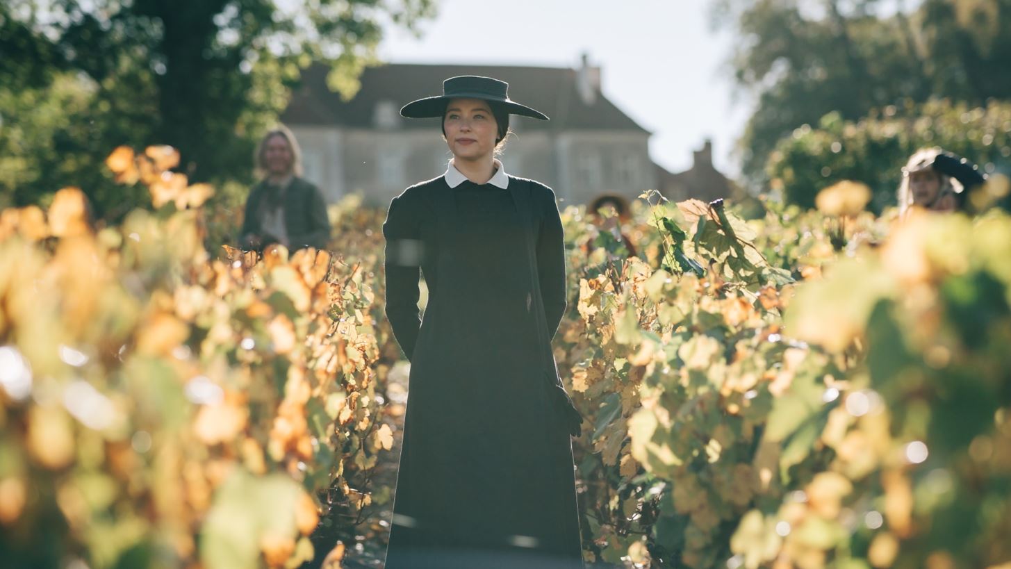 Widow Clicquot | H &#x3C3;&#x3C5;&#x3BD;&#x3B1;&#x3C1;&#x3C0;&#x3B1;&#x3C3;&#x3C4;&#x3B9;&#x3BA;&#x3AE; &#x3B9;&#x3C3;&#x3C4;&#x3BF;&#x3C1;&#x3AF;&#x3B1; &#x3B6;&#x3C9;&#x3AE;&#x3C2; &#x3C4;&#x3B7;&#x3C2; &#x3B3;&#x3C5;&#x3BD;&#x3B1;&#x3AF;&#x3BA;&#x3B1;&#x3C2; &#x3C0;&#x3BF;&#x3C5; &#x3B5;&#x3C0;&#x3AD;&#x3B2;&#x3B1;&#x3BB;&#x3B5; &#x3C4;&#x3B7;&#x3BD; &#x3C3;&#x3B1;&#x3BC;&#x3C0;&#x3AC;&#x3BD;&#x3B9;&#x3B1; &#x3C3;&#x3C4;&#x3BF;&#x3C5;&#x3C2; &#x3B1;&#x3C1;&#x3B9;&#x3C3;&#x3C4;&#x3BF;&#x3BA;&#x3C1;&#x3B1;&#x3C4;&#x3B9;&#x3BA;&#x3BF;&#x3CD;&#x3C2; &#x3BA;&#x3CD;&#x3BA;&#x3BB;&#x3BF;&#x3C5;&#x3C2;