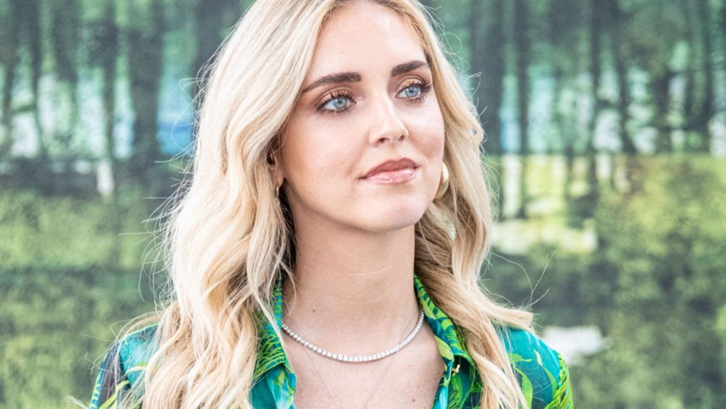 Chiara Ferragni | &#x3A4;&#x3B9; &#x3C6;&#x3CC;&#x3C1;&#x3B5;&#x3C3;&#x3B5; &#x3B3;&#x3B9;&#x3B1; &#x3BD;&#x3B1; &#x3C4;&#x3B1;&#x3BE;&#x3B9;&#x3B4;&#x3AD;&#x3C8;&#x3B5;&#x3B9; &#x3C3;&#x3C4;&#x3B7;&#x3BD; &#x395;&#x3BB;&#x3BB;&#x3AC;&#x3B4;&#x3B1;