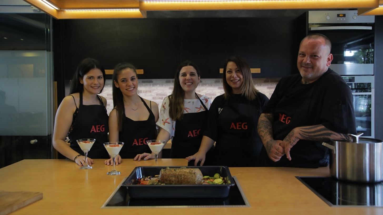 AEG x Missbloom | &#x38C;&#x3C4;&#x3B1;&#x3BD; &#x3BC;&#x3B1;&#x3B3;&#x3B5;&#x3B9;&#x3C1;&#x3AD;&#x3C8;&#x3B1;&#x3BC;&#x3B5; &#x3BC;&#x3B5; &#x3C4;&#x3BF;&#x3BD; &#x394;&#x3B7;&#x3BC;&#x3AE;&#x3C4;&#x3C1;&#x3B7; &#x3A3;&#x3BA;&#x3B1;&#x3C1;&#x3BC;&#x3BF;&#x3CD;&#x3C4;&#x3C3;&#x3BF;!