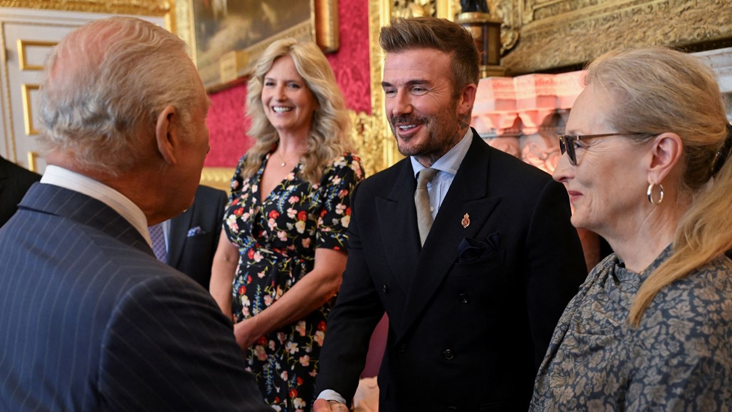 David &amp; Victoria Beckham | &#x39F;&#x3B9; &#x3C4;&#x3AF;&#x3C4;&#x3BB;&#x3BF;&#x3B9; &#x3C0;&#x3BF;&#x3C5; &#x3B8;&#x3B1; &#x3B1;&#x3C0;&#x3BF;&#x3BA;&#x3C4;&#x3AE;&#x3C3;&#x3BF;&#x3C5;&#x3BD; &#x3BC;&#x3CC;&#x3BB;&#x3B9;&#x3C2; &#x3C7;&#x3C1;&#x3B9;&#x3C3;&#x3C4;&#x3B5;&#x3AF; &#x3B9;&#x3C0;&#x3C0;&#x3CC;&#x3C4;&#x3B7;&#x3C2; &#x3BF; &#x3C0;&#x3C1;&#x3CE;&#x3B7;&#x3BD; &#x3C0;&#x3BF;&#x3B4;&#x3BF;&#x3C3;&#x3C6;&#x3B1;&#x3B9;&#x3C1;&#x3C3;&#x3B9;&#x3C4;&#x3AE;&#x3C2;;