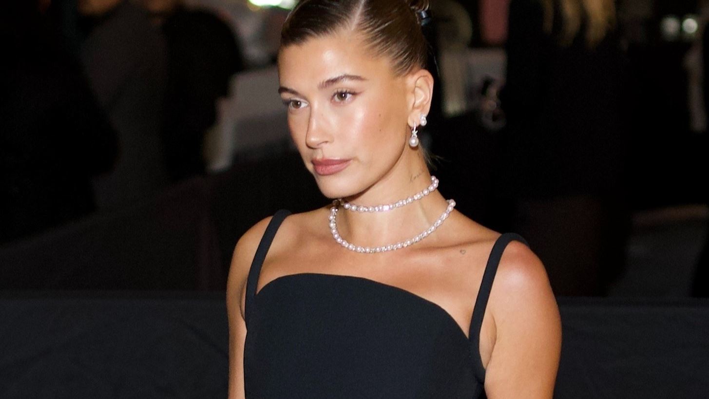 Hailey Bieber | &#x397; &#x3B1;&#x3BD;&#x3C4;&#x3AF;&#x3B4;&#x3C1;&#x3B1;&#x3C3;&#x3AE; &#x3C4;&#x3B7;&#x3C2; &#x3C3;&#x3C4;&#x3B7;&#x3BD; &#x3B5;&#x3AF;&#x3B4;&#x3B7;&#x3C3;&#x3B7; &#x3CC;&#x3C4;&#x3B9; &#x3B7; Selena Gomez &#x3B1;&#x3C1;&#x3C1;&#x3B1;&#x3B2;&#x3C9;&#x3BD;&#x3B9;&#x3AC;&#x3C3;&#x3C4;&#x3B7;&#x3BA;&#x3B5;