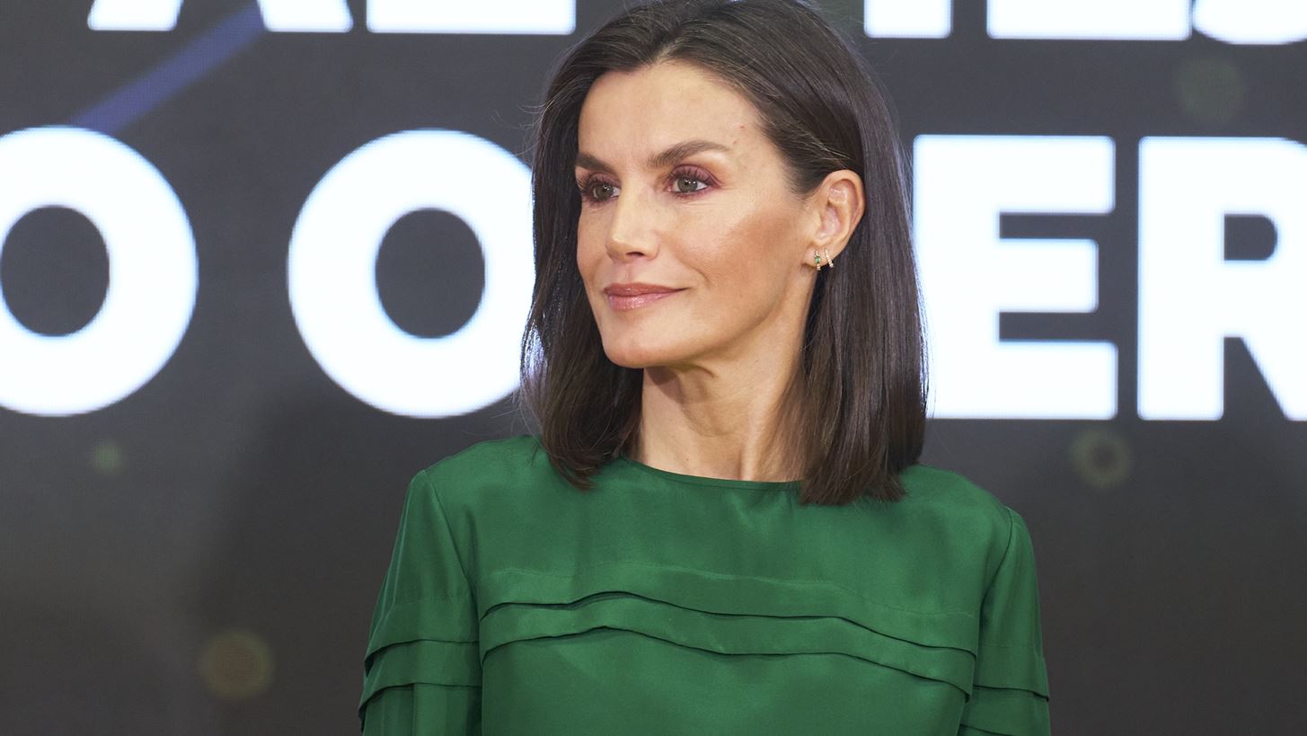 &#x397; &#x392;&#x3B1;&#x3C3;&#x3AF;&#x3BB;&#x3B9;&#x3C3;&#x3C3;&#x3B1; Letizia &#x3C3;&#x3C5;&#x3BD;&#x3B4;&#x3CD;&#x3B1;&#x3C3;&#x3B5; &#x3C4;&#x3BF; &#x3BB;&#x3B5;&#x3C5;&#x3BA;&#x3CC; &#x3C0;&#x3B1;&#x3BD;&#x3C4;&#x3B5;&#x3BB;&#x3CC;&#x3BD;&#x3B9; &#x3BC;&#x3B5; &#x3C4;&#x3BF; &#x3C0;&#x3B9;&#x3BF; hot &#x3C7;&#x3C1;&#x3CE;&#x3BC;&#x3B1; &#x3C4;&#x3B7;&#x3C2; &#x3AC;&#x3BD;&#x3BF;&#x3B9;&#x3BE;&#x3B7;&#x3C2;