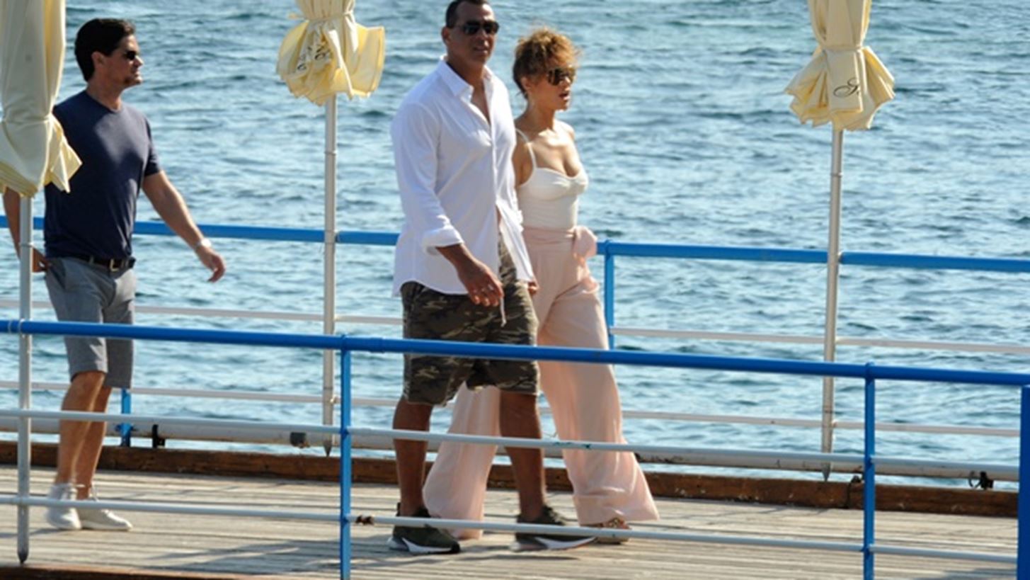 Jennifer Lopez-Alex Rodiguez: &#x3A0;&#x3BF;&#x3CD; &#x3C4;&#x3BF;&#x3C5;&#x3C2; &#x3B1;&#x3C0;&#x3B1;&#x3B8;&#x3B1;&#x3BD;&#x3AC;&#x3C4;&#x3B9;&#x3C3;&#x3B5; &#x3BF; &#x3C6;&#x3C9;&#x3C4;&#x3BF;&#x3B3;&#x3C1;&#x3B1;&#x3C6;&#x3B9;&#x3BA;&#x3CC;&#x3C2; &#x3C6;&#x3B1;&#x3BA;&#x3CC;&#x3C2;;