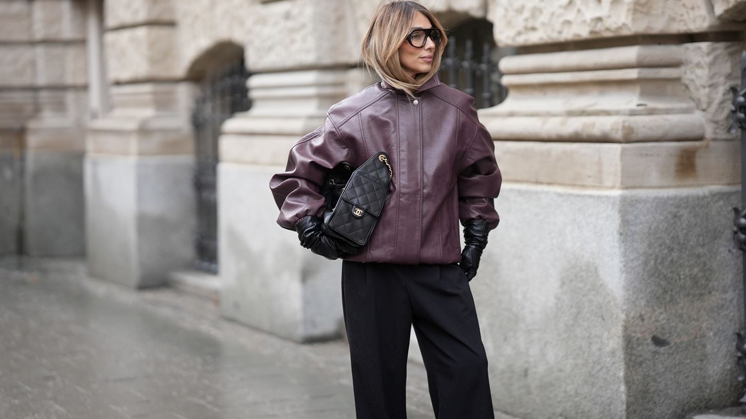 Ψάχνεις την τσάντα που θα κρατάς παντού; Αυτή τη μαύρη από τη Mango αξίζει να αγοράσεις στις εκπτώσεις