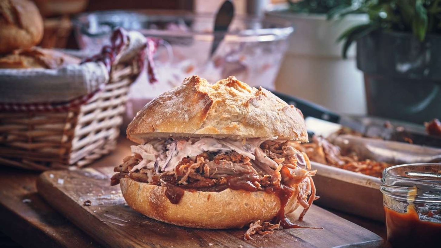 Pulled Pork Sandwich, &#x3B7; &#x3C3;&#x3C5;&#x3BD;&#x3C4;&#x3B1;&#x3B3;&#x3AE;