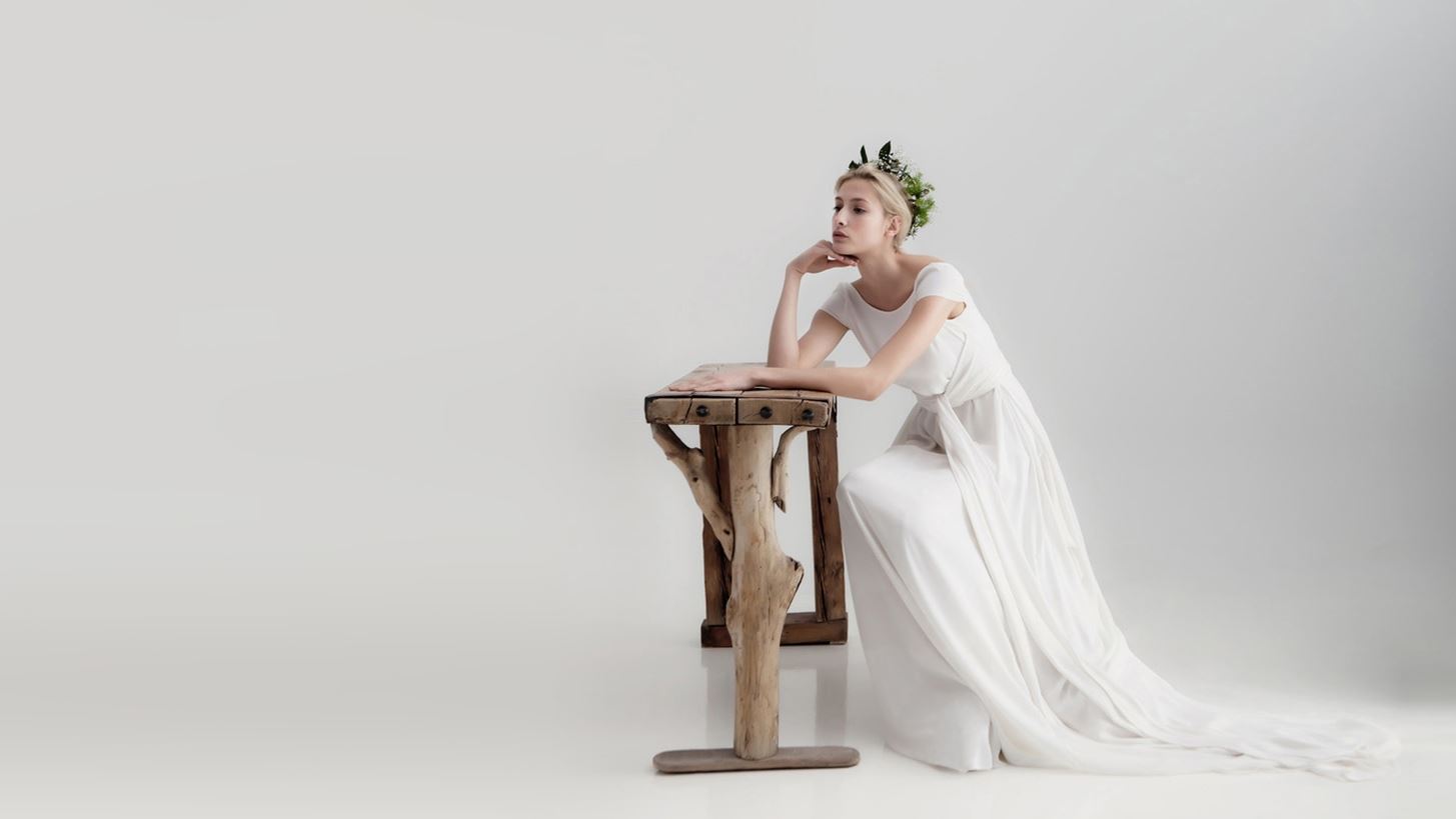 &#x3A4;&#x3BF; Bridal Sample Sale &#x3C4;&#x3B7;&#x3C2; Ioanna Kourbela &#x3B5;&#x3AF;&#x3BD;&#x3B1;&#x3B9; &#x3BC;&#x3B9;&#x3B1; &#x3BC;&#x3BF;&#x3BD;&#x3B1;&#x3B4;&#x3B9;&#x3BA;&#x3AE; &#x3B5;&#x3C5;&#x3BA;&#x3B1;&#x3B9;&#x3C1;&#x3AF;&#x3B1; &#x3BD;&#x3B1; &#x3B1;&#x3C0;&#x3BF;&#x3BA;&#x3C4;&#x3AE;&#x3C3;&#x3B5;&#x3B9;&#x3C2; &#x3BF;&#x3BD;&#x3B5;&#x3B9;&#x3C1;&#x3B5;&#x3BC;&#x3AD;&#x3BD;&#x3B1; &#x3BD;&#x3C5;&#x3C6;&#x3B9;&#x3BA;&#x3AC;