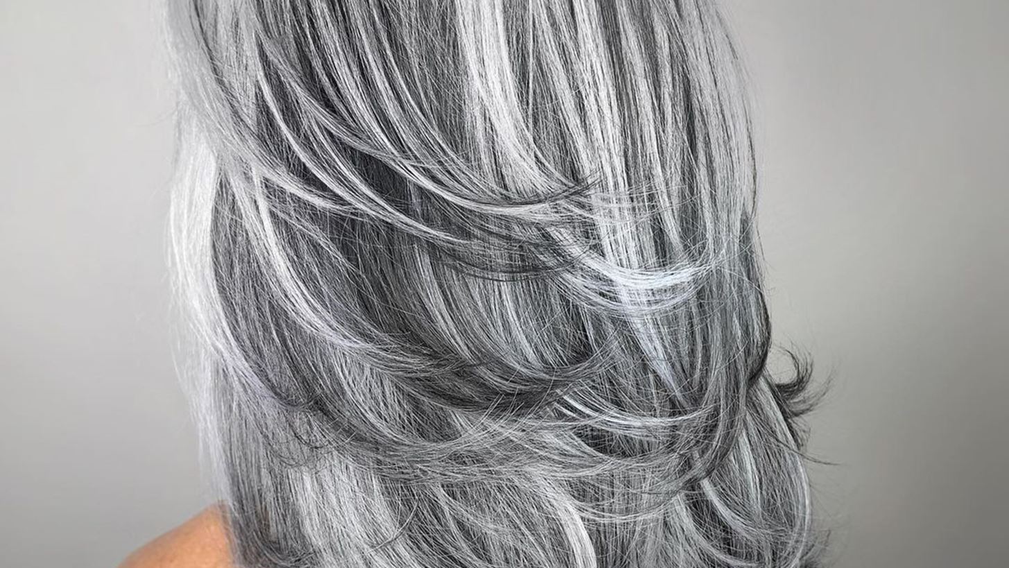 Silver - Grey hair | &#x397; &#x3BD;&#x3AD;&#x3B1; &#x3C4;&#x3AC;&#x3C3;&#x3B7; &#x3C3;&#x3C4;o &#x3C7;&#x3C1;&#x3CE;&#x3BC;&#x3B1; &#x3BC;&#x3B1;&#x3BB;&#x3BB;&#x3B9;&#x3CE;&#x3BD;