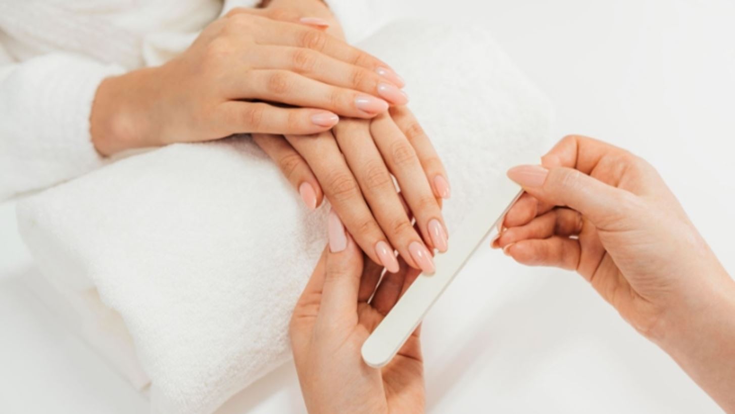 Η σωστή περιποίηση των νυχιών μετά την αφαίρεση του ημιμόνιμου μανικιούρ