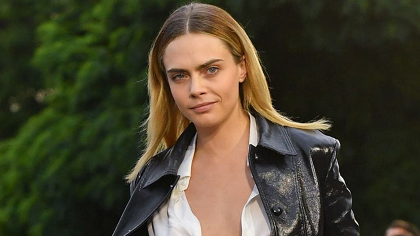Cara Delevigne | &#x391;&#x3C0;&#x3BF;&#x3BA;&#x3B1;&#x3BB;&#x3CD;&#x3C0;&#x3C4;&#x3B5;&#x3B9; &#x3C0;&#x3CE;&#x3C2; &#x3B5;&#x3AF;&#x3BD;&#x3B1;&#x3B9; &#x3BD;&#x3B1; &#x3C3;&#x3C5;&#x3B3;&#x3BA;&#x3B1;&#x3C4;&#x3BF;&#x3B9;&#x3BA;&#x3B5;&#x3AF;&#x3C2; &#x3BC;&#x3B5; &#x3C4;&#x3B7;&#x3BD; Taylor Swift