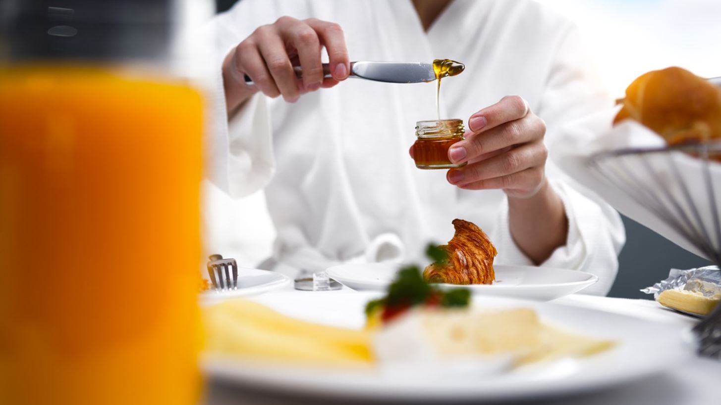 8 αλλαγές που θα δεις στο σώμα σου αν τρως κάθε μέρα μέλι