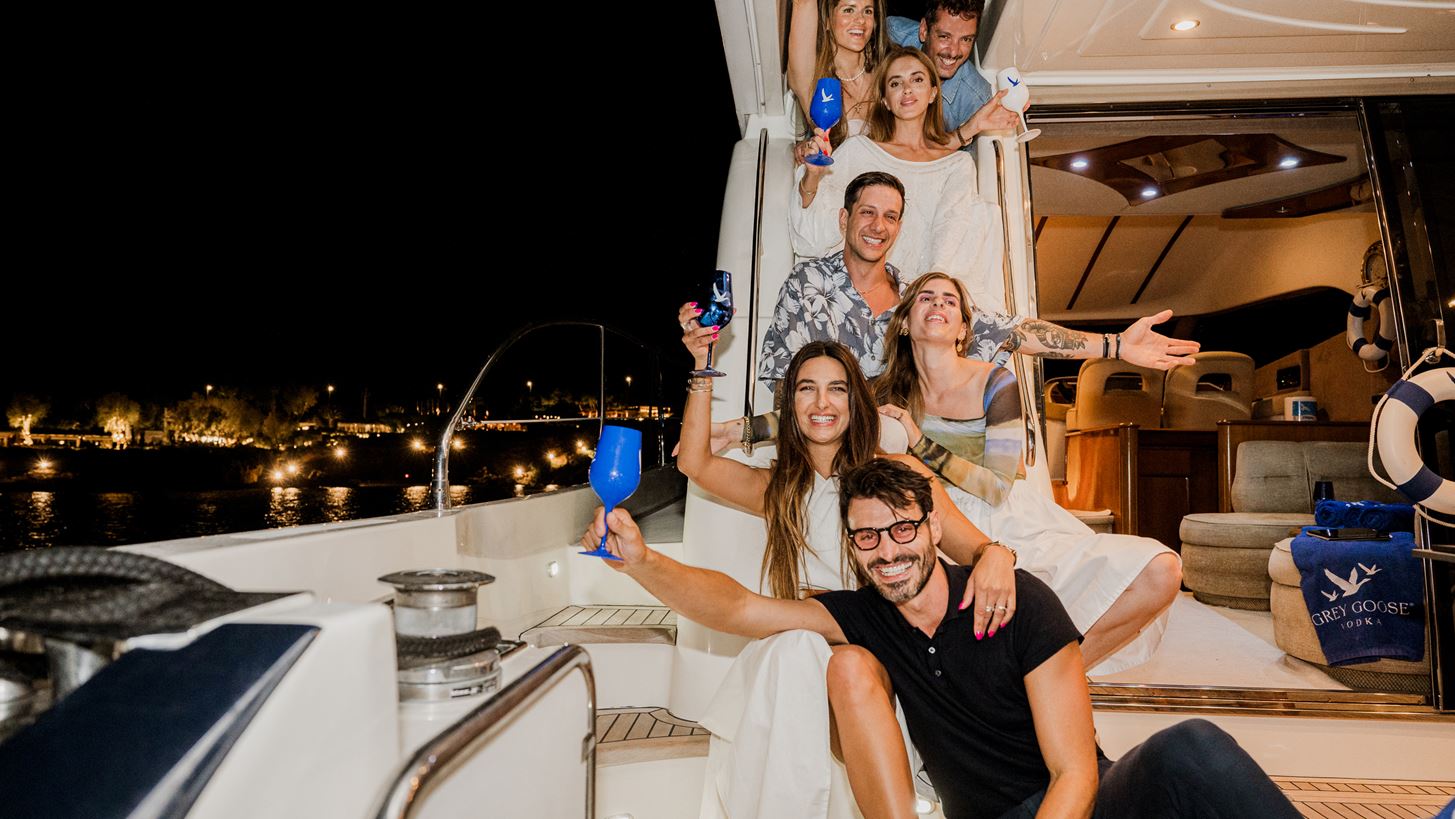 H Grey Goose &#x3C5;&#x3C0;&#x3AD;&#x3B3;&#x3C1;&#x3B1;&#x3C8;&#x3B5; &#x3C4;&#x3BF;&#x3BD; &#x3C0;&#x3B9;&#x3BF; &#x3C5;&#x3C0;&#x3AD;&#x3C1;&#x3BF;&#x3C7;&#x3BF; &#x3B5;&#x3C0;&#x3AF;&#x3BB;&#x3BF;&#x3B3;&#x3BF; &#x3C4;&#x3BF;&#x3C5; &#x3BA;&#x3B1;&#x3BB;&#x3BF;&#x3BA;&#x3B1;&#x3B9;&#x3C1;&#x3B9;&#x3BF;&#x3CD; &#x3BC;&#x3B5; &#x3C4;&#x3BF; &#x3B1;&#x3C0;&#x3CC;&#x3BB;&#x3C5;&#x3C4;&#x3BF; yacht &#x3C0;&#x3AC;&#x3C1;&#x3C4;&#x3B9;
