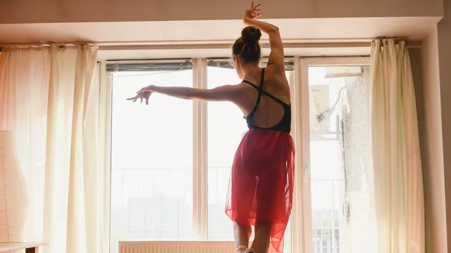 Πώς θα έχεις σωστή στάση σώματος; Να τι κάνουν οι χορεύτριες μπαλέτου