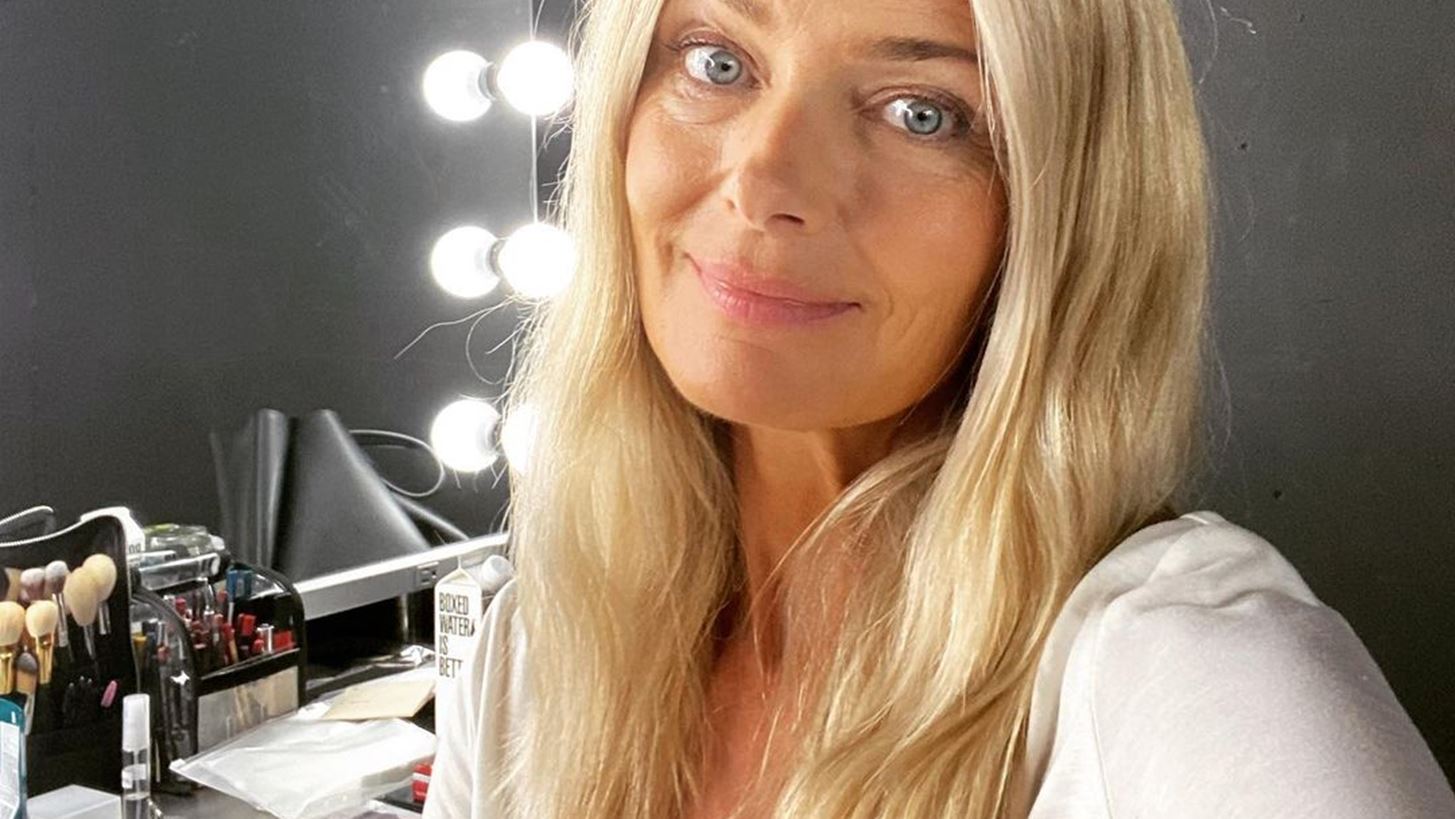 Paulina Porizkova | &#x397; &#x3B1;&#x3C1;&#x3B5;&#x3C4;&#x3BF;&#x3C5;&#x3C3;&#x3AC;&#x3C1;&#x3B9;&#x3C3;&#x3C4;&#x3B7; &#x3B3;&#x3C5;&#x3BC;&#x3BD;&#x3AE; &#x3C6;&#x3C9;&#x3C4;&#x3BF;&#x3B3;&#x3C1;&#x3B1;&#x3C6;&#x3AF;&#x3B1; &#x3C4;&#x3B7;&#x3C2; &#x3BA;&#x3B1;&#x3B9; &#x3B7; &#x3B5;&#x3BE;&#x3AE;&#x3B3;&#x3B7;&#x3C3;&#x3B7; &#x3B3;&#x3B9;&#x3B1; &#x3C4;&#x3BF; &#x3C4;&#x3AD;&#x3BB;&#x3B5;&#x3B9;&#x3BF; &#x3C3;&#x3CE;&#x3BC;&#x3B1; &#x3C4;&#x3B7;&#x3C2;