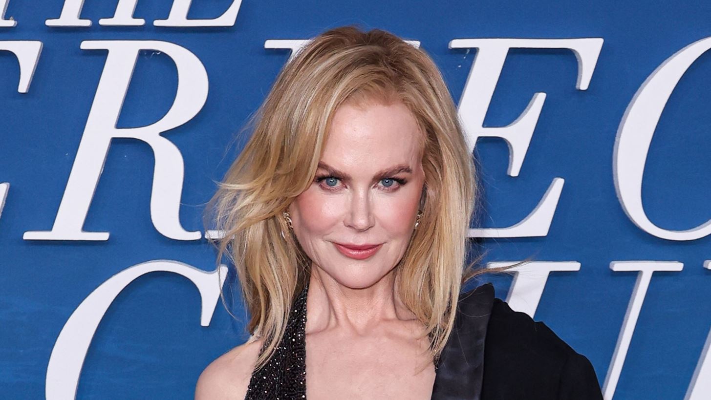 &#x397; Nicole Kidman &#x3B5;&#x3C0;&#x3B9;&#x3BB;&#x3AD;&#x3B3;&#x3B5;&#x3B9; milky french manicure &#x3C3;&#x3C4;&#x3B7;&#x3BD; &#x3C0;&#x3C1;&#x3B5;&#x3BC;&#x3B9;&#x3AD;&#x3C1;&#x3B1; &#x3C4;&#x3B7;&#x3C2; &#x3BD;&#x3AD;&#x3B1;&#x3C2; &#x3C4;&#x3B7;&#x3C2; &#x3C3;&#x3B5;&#x3B9;&#x3C1;&#x3AC;&#x3C2; &#x3B3;&#x3B9;&#x3B1; &#x3C4;&#x3BF; Netflix