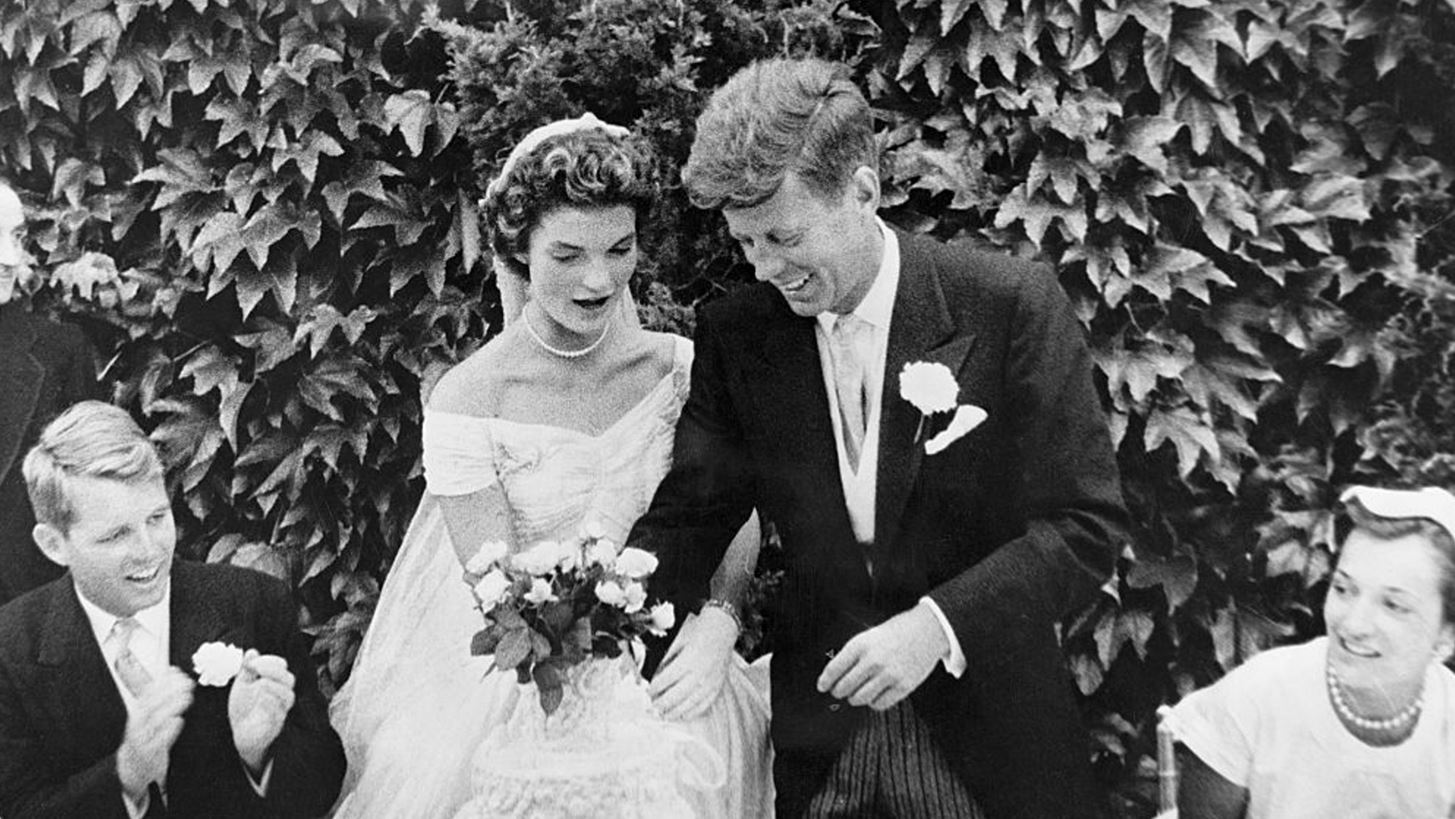 &#x397; &#x3B1;&#x3BC;&#x3B5;&#x3C1;&#x3B9;&#x3BA;&#x3B1;&#x3BD;&#x3B9;&#x3BA;&#x3AE; &#x3B5;&#x3BA;&#x3B4;&#x3BF;&#x3C7;&#x3AE; &#x3C4;&#x3BF;&#x3C5;&#xA0;The Crown; &#x3A4;&#x3BF; Netflix &#x3B5;&#x3C4;&#x3BF;&#x3B9;&#x3BC;&#x3AC;&#x3B6;&#x3B5;&#x3B9; &#x3C3;&#x3B5;&#x3B9;&#x3C1;&#x3AC; &#x3B3;&#x3B9;&#x3B1; &#x3C4;&#x3BF;&#x3C5;&#x3C2; Kennedy