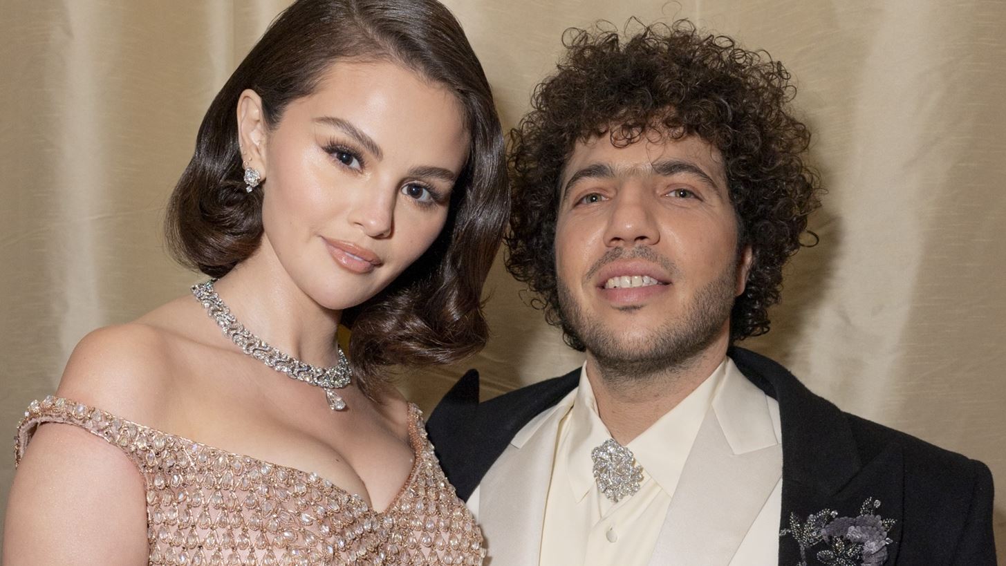 &#x393;&#x3B9;&#x3B1;&#x3C4;&#x3AF; &#x3B7; Selena Gomez &#x3B2;&#x3C1;&#x3AF;&#x3C3;&#x3BA;&#x3B5;&#x3B9; &#x3C4;&#x3BF;&#x3BD; Benny Blanco &quot;&#x3B5;&#x3B8;&#x3B9;&#x3C3;&#x3C4;&#x3B9;&#x3BA;&#x3CC;&quot;