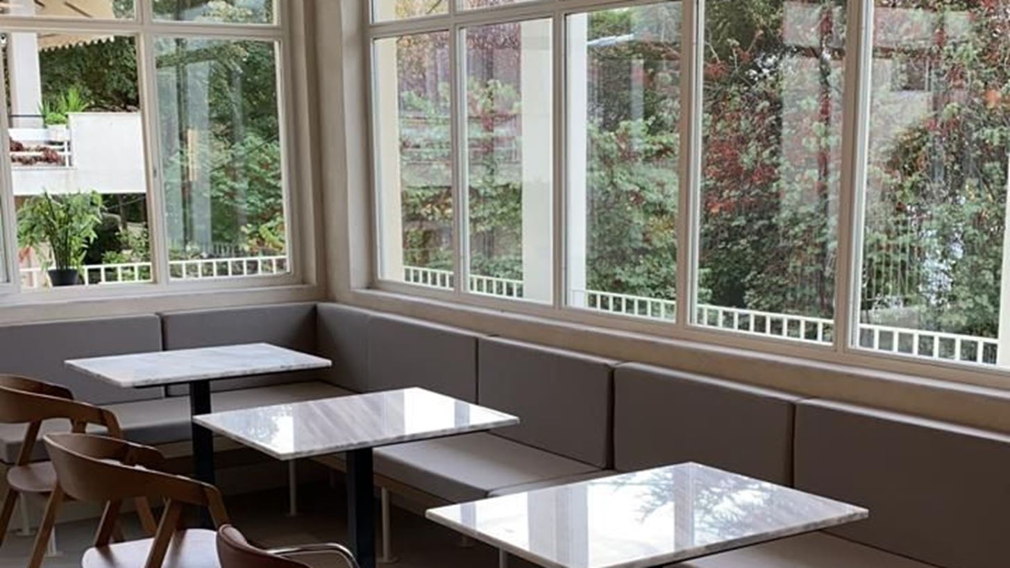 &#x3A4;&#x3BF; &#x3B9;&#x3B4;&#x3B1;&#x3BD;&#x3B9;&#x3BA;&#x3CC; workspace &#x3C3;&#x3B5;&#x3C1;&#x3B2;&#x3AF;&#x3C1;&#x3B5;&#x3B9; &#x3BA;&#x3B1;&#x3BB;&#x3CC; &#x3BA;&#x3B1;&#x3C6;&#x3AD;, healthy bowls, &#x3BB;&#x3B9;&#x3B2;&#x3B1;&#x3BD;&#x3AD;&#x3B6;&#x3B9;&#x3BA;&#x3B7; &#x3C0;&#x3AF;&#x3C4;&#x3B1; &#x3BA;&#x3B1;&#x3B9; shakshuka