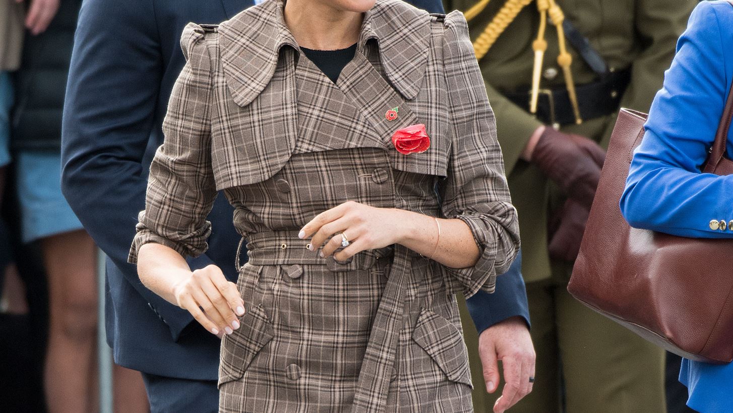 &#x395;&#x3BD;&#x3C4;&#x3C5;&#x3C0;&#x3C9;&#x3C3;&#x3AF;&#x3B1;&#x3C3;&#x3B5; &#x3BF; &#x3BB;&#x3CC;&#x3B3;&#x3BF;&#x3C2; &#x3C4;&#x3B7;&#x3C2; Meghan Markle &#x3C3;&#x3C4;&#x3BF; royal tour &#x3C3;&#x3C4;&#x3B7; &#x39D;&#x3AD;&#x3B1; &#x396;&#x3B7;&#x3BB;&#x3B1;&#x3BD;&#x3B4;&#x3AF;&#x3B1;