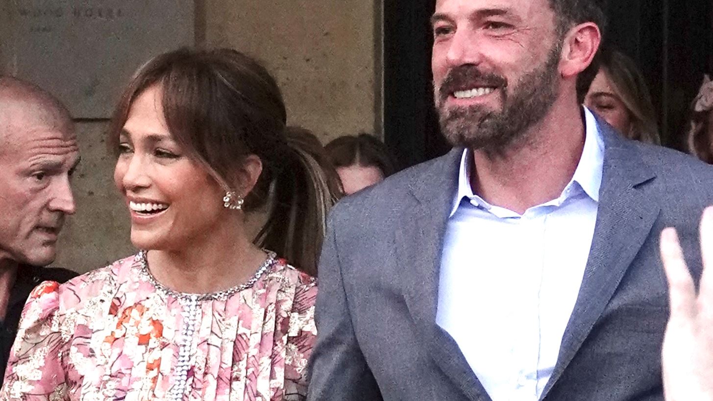 Jennifer Lopez | &#x3A4;&#x3BF; &#x3BA;&#x3CC;&#x3C3;&#x3BC;&#x3B7;&#x3BC;&#x3B1;- &#x3B1;&#x3C6;&#x3B9;&#x3AD;&#x3C1;&#x3C9;&#x3C3;&#x3B7; &#x3C3;&#x3C4;&#x3BF;&#x3BD; Ben Affleck