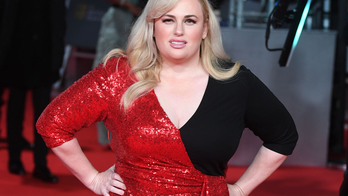 Rebel Wilson | &#x397; &#x3C6;&#x3C9;&#x3C4;&#x3BF;&#x3B3;&#x3C1;&#x3B1;&#x3C6;&#x3AF;&#x3B1; &#x3BC;&#x3B5; &#x3C4;&#x3B7; &#x27;&#x3BC;&#x3AD;&#x3C3;&#x3B7;-&#x3B4;&#x3B1;&#x3C7;&#x3C4;&#x3C5;&#x3BB;&#x3AF;&#x3B4;&#x3B9;&#x27; &#x3BC;&#x3B5;&#x3C4;&#x3AC; &#x3C4;&#x3B7;&#x3BD; &#x3B1;&#x3C0;&#x3CE;&#x3BB;&#x3B5;&#x3B9;&#x3B1; &#x3B2;&#x3AC;&#x3C1;&#x3BF;&#x3C5;&#x3C2;