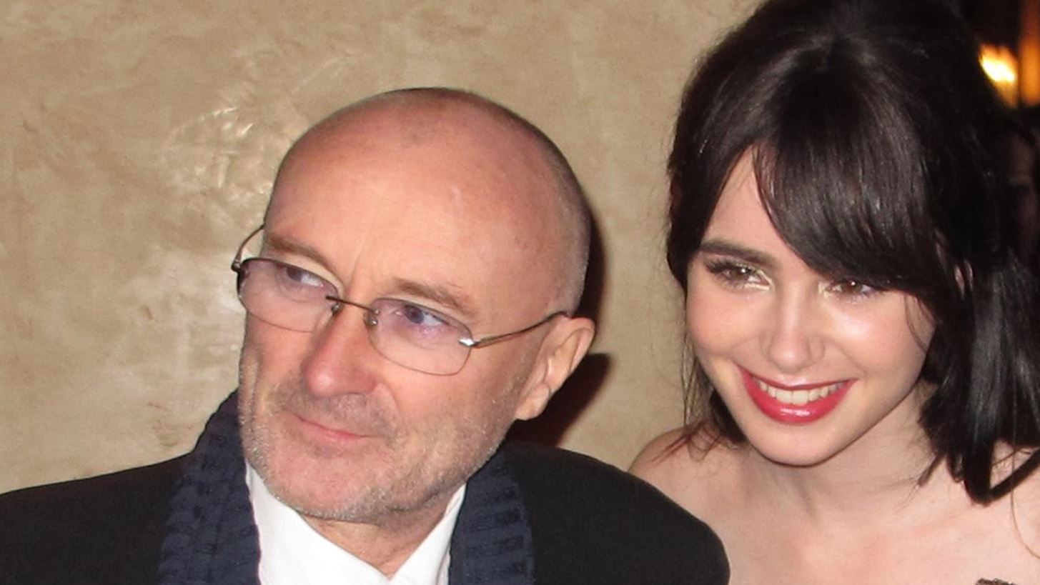 &#x397; Lily Collins &#x3B5;&#x3CD;&#x3C7;&#x3B5;&#x3C4;&#x3B1;&#x3B9; &#x3C7;&#x3C1;&#x3CC;&#x3BD;&#x3B9;&#x3B1; &#x3C0;&#x3BF;&#x3BB;&#x3BB;&#x3AC; &#x3C3;&#x3C4;&#x3BF;&#x3BD; &#x3B4;&#x3B9;&#x3AC;&#x3C3;&#x3B7;&#x3BC;&#x3BF; &#x3BC;&#x3C0;&#x3B1;&#x3BC;&#x3C0;&#x3AC; &#x3C4;&#x3B7;&#x3C2; &#x3BC;&#x3B5; &#x3C4;&#x3BF; &#x3C0;&#x3B9;&#x3BF; &#x3C4;&#x3C1;&#x3C5;&#x3C6;&#x3B5;&#x3C1;&#x3CC; &#x3AC;&#x3BB;&#x3BC;&#x3C0;&#x3BF;&#x3C5;&#x3BC; &#x3C6;&#x3C9;&#x3C4;&#x3BF;&#x3B3;&#x3C1;&#x3B1;&#x3C6;&#x3B9;&#x3CE;&#x3BD;