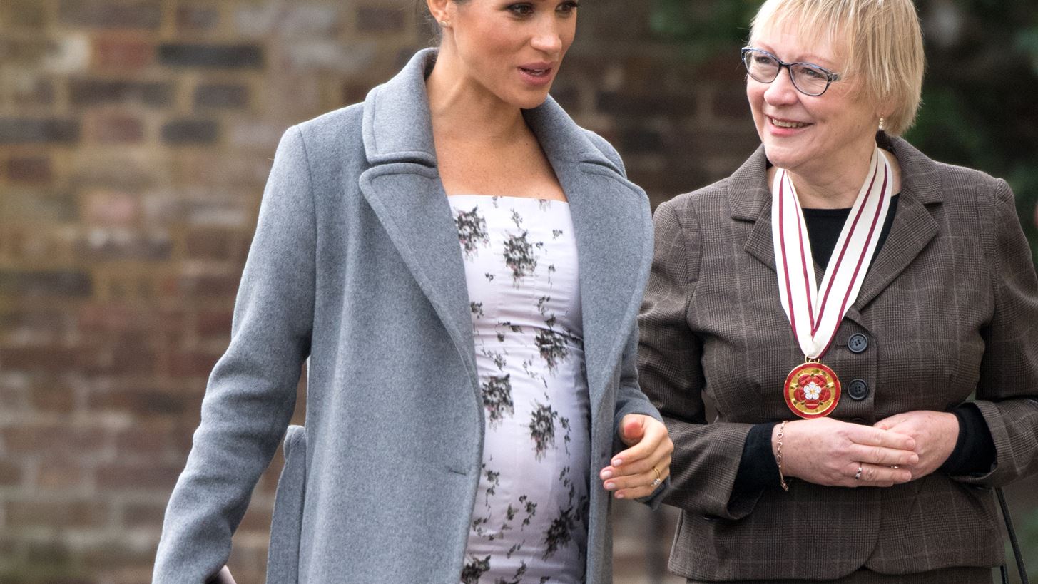 &#x397; Meghan Markle &#x3BC;&#x3CC;&#x3BB;&#x3B9;&#x3C2; &#x3B1;&#x3BD;&#x3AD;&#x3BB;&#x3B1;&#x3B2;&#x3B5; &#x3AD;&#x3BD;&#x3B1; &#x3B1;&#x3C0;&#x3CC; &#x3C4;&#x3B1; &#x3BA;&#x3B1;&#x3B8;&#x3AE;&#x3BA;&#x3BF;&#x3BD;&#x3C4;&#x3B1; &#x3C4;&#x3B7;&#x3C2; &#x3B2;&#x3B1;&#x3C3;&#x3AF;&#x3BB;&#x3B9;&#x3C3;&#x3C3;&#x3B1;&#x3C2; &#x395;&#x3BB;&#x3B9;&#x3C3;&#x3AC;&#x3B2;&#x3B5;&#x3C4;