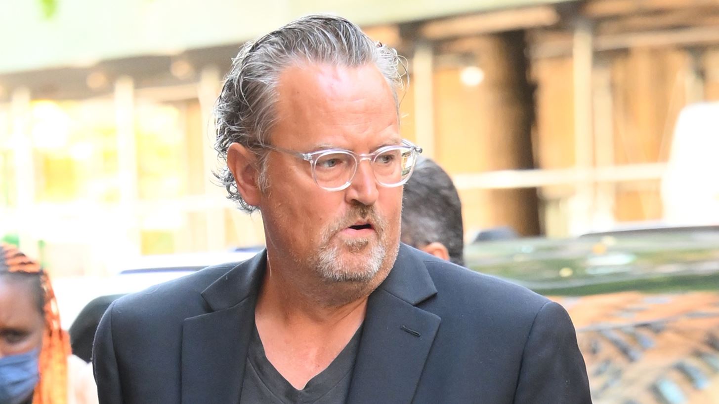 Matthew Perry | O &#x3B7;&#x3B8;&#x3BF;&#x3C0;&#x3BF;&#x3B9;&#x3CC;&#x3C2; &#x3C0;&#x3BF;&#x3C5; &#x3AE;&#x3B8;&#x3B5;&#x3BB;&#x3B5; &#x3BD;&#x3B1; &#x3C4;&#x3BF;&#x3BD; &#x3C5;&#x3C0;&#x3BF;&#x3B4;&#x3C5;&#x3B8;&#x3B5;&#x3AF; &#x3C3;&#x3B5; &#x3B2;&#x3B9;&#x3BF;&#x3B3;&#x3C1;&#x3B1;&#x3C6;&#x3B9;&#x3BA;&#x3AE; &#x3C4;&#x3B1;&#x3B9;&#x3BD;&#x3AF;&#x3B1;