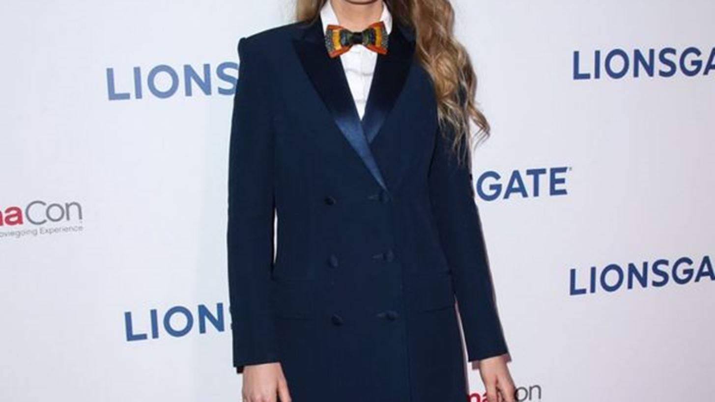 Blake Lively | &#x39C;&#x3AD;&#x3C3;&#x3B1; &#x3C3;&#x3C4;&#x3BF;&#x3BD; &#x391;&#x3CD;&#x3B3;&#x3BF;&#x3C5;&#x3C3;&#x3C4;&#x3BF; &#x3C6;&#x3CC;&#x3C1;&#x3B5;&#x3C3;&#x3B5; &#x3B4;&#x3CD;&#x3BF; &#x3B2;&#x3B5;&#x3BB;&#x3BF;&#x3CD;&#x3B4;&#x3B9;&#x3BD;&#x3B1; &#x3C3;&#x3B1;&#x3BA;&#x3AC;&#x3BA;&#x3B9;&#x3B1;