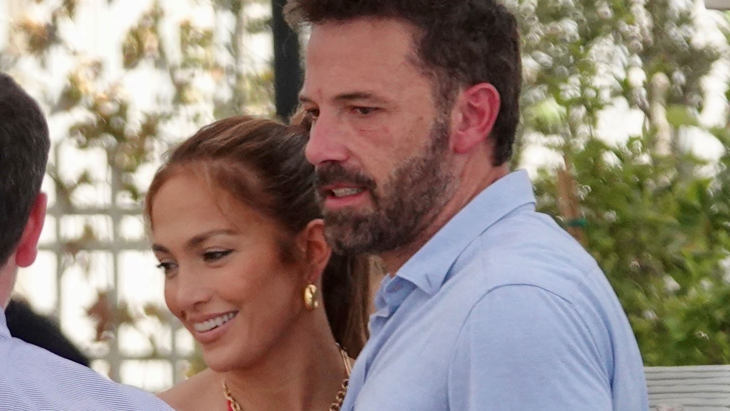 Jennifer Lopez - Ben Affleck | &#x3A4;&#x3BF; &#x3BD;&#x3AD;&#x3BF; &#x3C4;&#x3B1;&#x3BE;&#x3AF;&#x3B4;&#x3B9; &#x3C4;&#x3C9;&#x3BD; &#x3BD;&#x3B5;&#x3CC;&#x3BD;&#x3C5;&#x3BC;&#x3C6;&#x3C9;&#x3BD; &#x3BC;&#x3B5; &#x3B1;&#x3C6;&#x3BF;&#x3C1;&#x3BC;&#x3AE; &#x3C4;&#x3B1; &#x3B3;&#x3B5;&#x3BD;&#x3AD;&#x3B8;&#x3BB;&#x3B9;&#x3B1; &#x3C4;&#x3BF;&#x3C5; &#x3B4;&#x3B9;&#x3AC;&#x3C3;&#x3B7;&#x3BC;&#x3BF;&#x3C5; &#x3B7;&#x3B8;&#x3BF;&#x3C0;&#x3BF;&#x3B9;&#x3BF;&#x3CD;