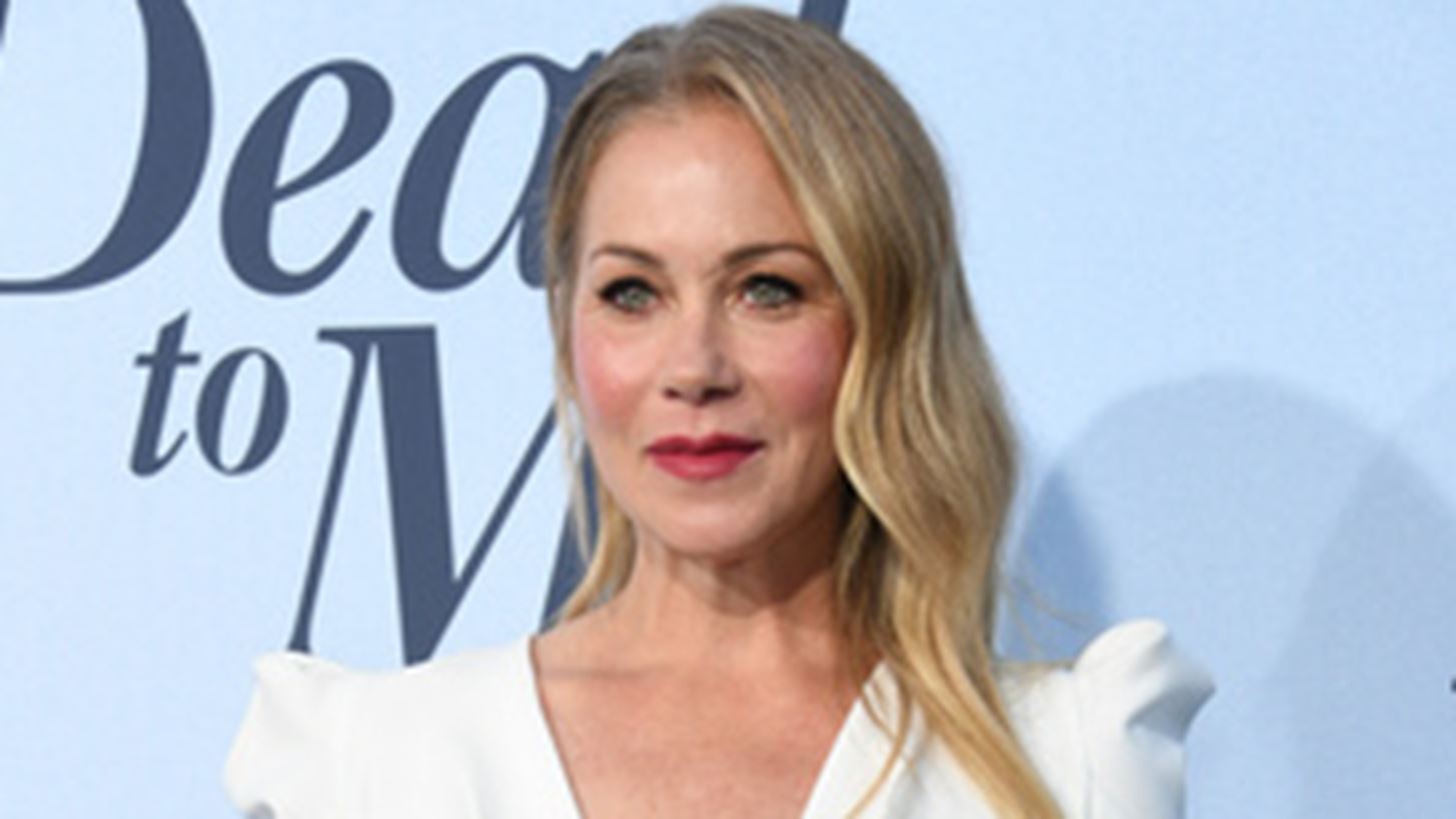 &#x397; Christina Applegate &#x3B4;&#x3B9;&#x3B1;&#x3B3;&#x3BD;&#x3CE;&#x3C3;&#x3B8;&#x3B7;&#x3BA;&#x3B5; &#x3BC;&#x3B5; &#x3C3;&#x3BA;&#x3BB;&#x3AE;&#x3C1;&#x3C5;&#x3BD;&#x3C3;&#x3B7; &#x3BA;&#x3B1;&#x3C4;&#x3AC; &#x3C0;&#x3BB;&#x3AC;&#x3BA;&#x3B1;&#x3C2; &#x3CC;&#x3BC;&#x3C9;&#x3C2; &#x3B4;&#x3B5;&#x3BD; &#x3C4;&#x3BF; &#x3B2;&#x3AC;&#x3B6;&#x3B5;&#x3B9; &#x3BA;&#x3AC;&#x3C4;&#x3C9;