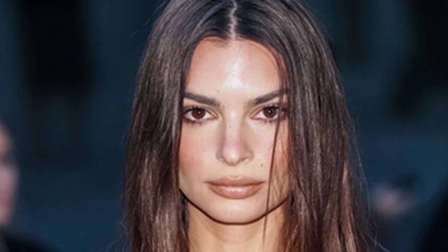 &#x397; Emily Ratajkowski &#x3BA;&#x3B1;&#x3C4;&#x3B7;&#x3B3;&#x3BF;&#x3C1;&#x3B5;&#x3AF; &#x3C6;&#x3C9;&#x3C4;&#x3BF;&#x3B3;&#x3C1;&#x3AC;&#x3C6;&#x3BF; &#x3B3;&#x3B9;&#x3B1; &#x3C3;&#x3B5;&#x3BE;&#x3BF;&#x3C5;&#x3B1;&#x3BB;&#x3B9;&#x3BA;&#x3AE; &#x3B5;&#x3C0;&#x3AF;&#x3B8;&#x3B5;&#x3C3;&#x3B7;