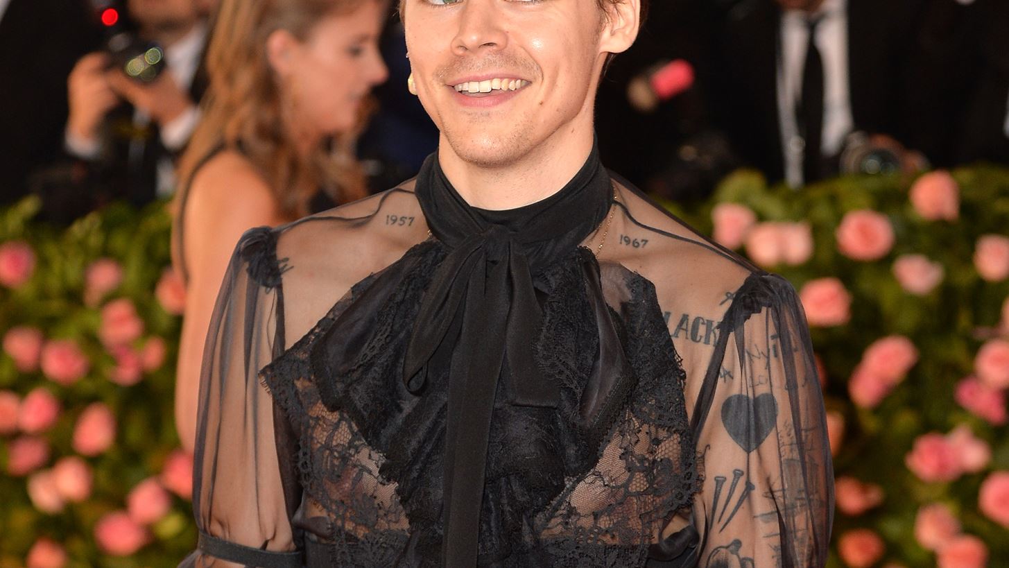 Harry Styles | &#x395;&#x3C0;&#x3B1;&#x3BD;&#x3B1;&#x3C0;&#x3C1;&#x3BF;&#x3C3;&#x3B4;&#x3B9;&#x3BF;&#x3C1;&#x3AF;&#x3B6;&#x3B5;&#x3B9; &#x3C4;&#x3BF; &#x3BC;&#x3B1;&#x3C1;&#x3B3;&#x3B1;&#x3C1;&#x3B9;&#x3C4;&#x3B1;&#x3C1;&#x3AD;&#x3BD;&#x3B9;&#x3BF; &#x3BA;&#x3BF;&#x3BB;&#x3B9;&#x3AD;