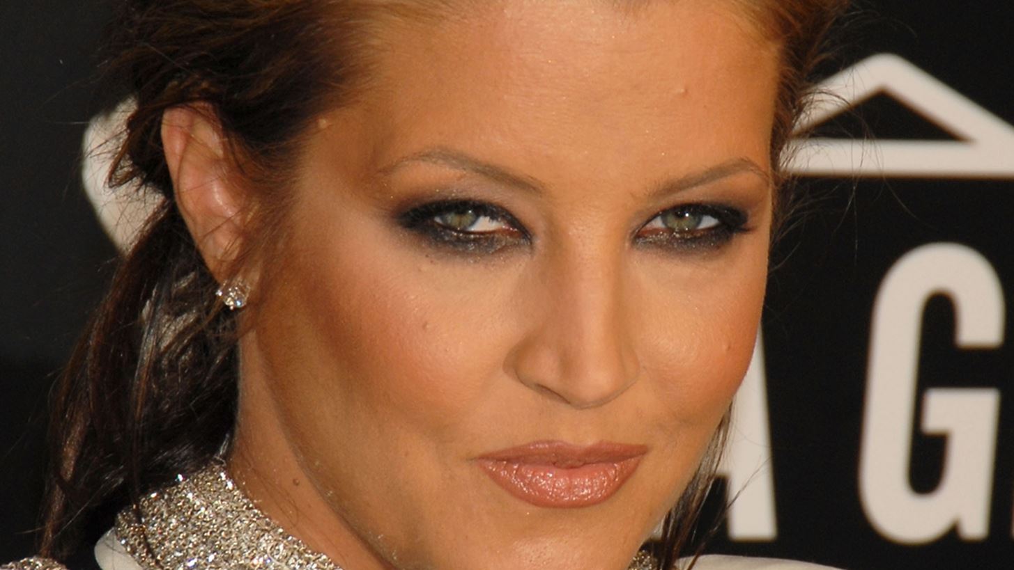 Lisa Marie Presley | &#x3A0;&#x3AD;&#x3B8;&#x3B1;&#x3BD;&#x3B5; &#x3B7; &#x3BA;&#x3CC;&#x3C1;&#x3B7; &#x3C4;&#x3BF;&#x3C5; Elvis Presley &#x3C3;&#x3B5; &#x3B7;&#x3BB;&#x3B9;&#x3BA;&#x3AF;&#x3B1; 54 &#x3B5;&#x3C4;&#x3CE;&#x3BD;